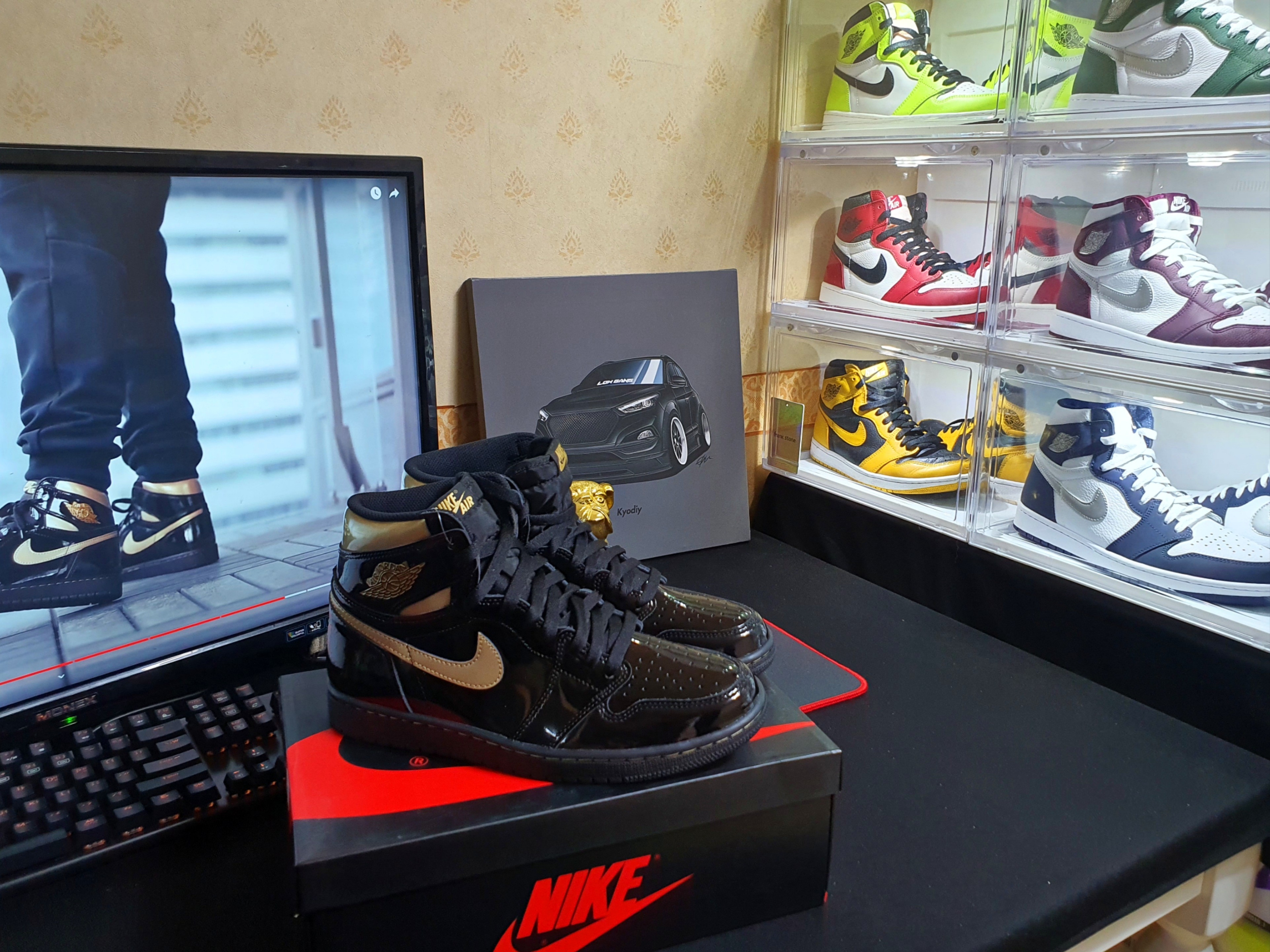 Jordan 1 Retro High OG Metallic Gold, Jordan 1 Retro High OG Pollen 착용 스타일 - 1
