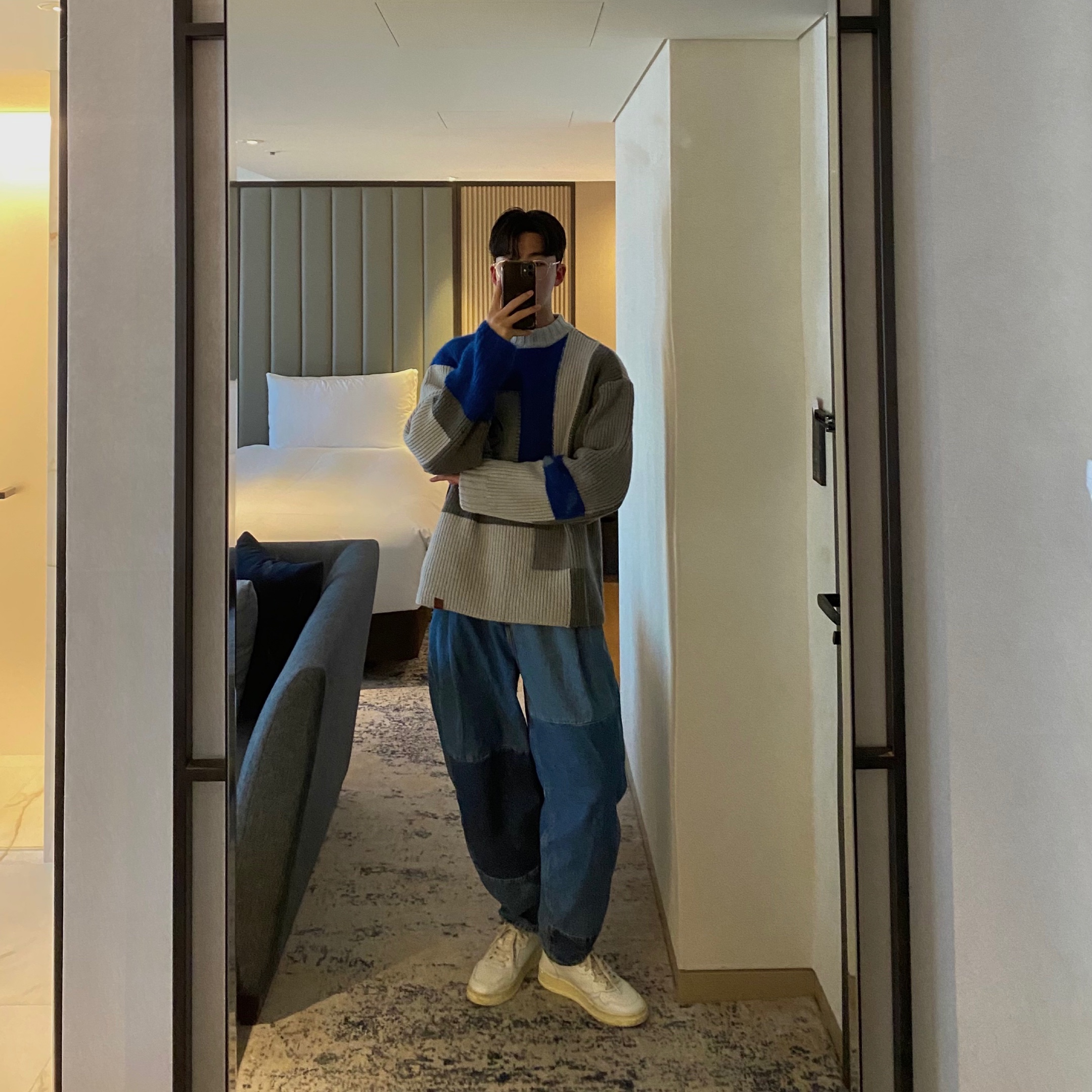 Zara x Ader Error Barrel Leg Jeans Blue, Zara x Ader Error Patchwork Oversize Knit Sweater Multicolor 착용 스타일