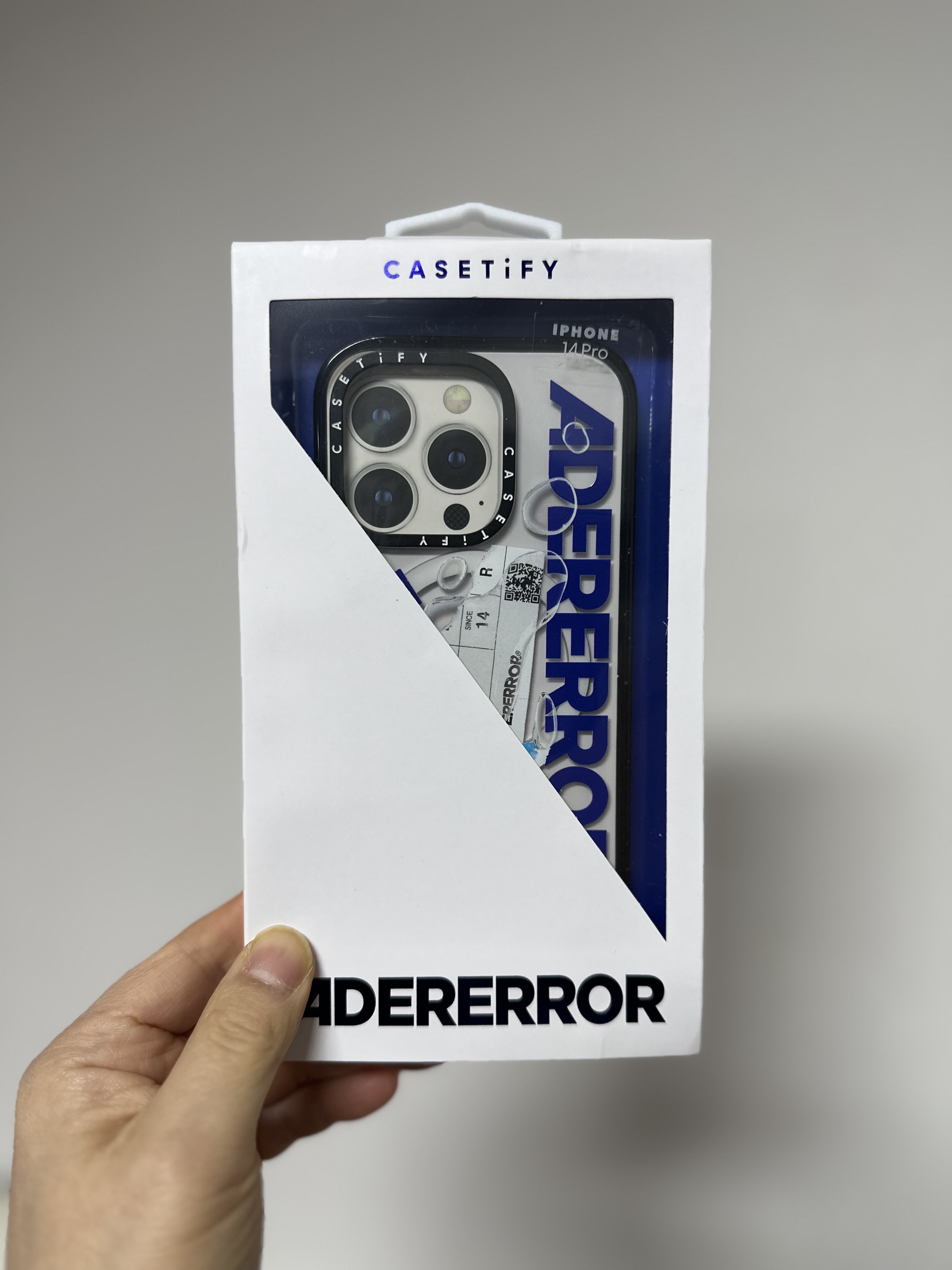 Casetify x Ader Error iPhone Sticker Magsafe Case Clear 착용 스타일