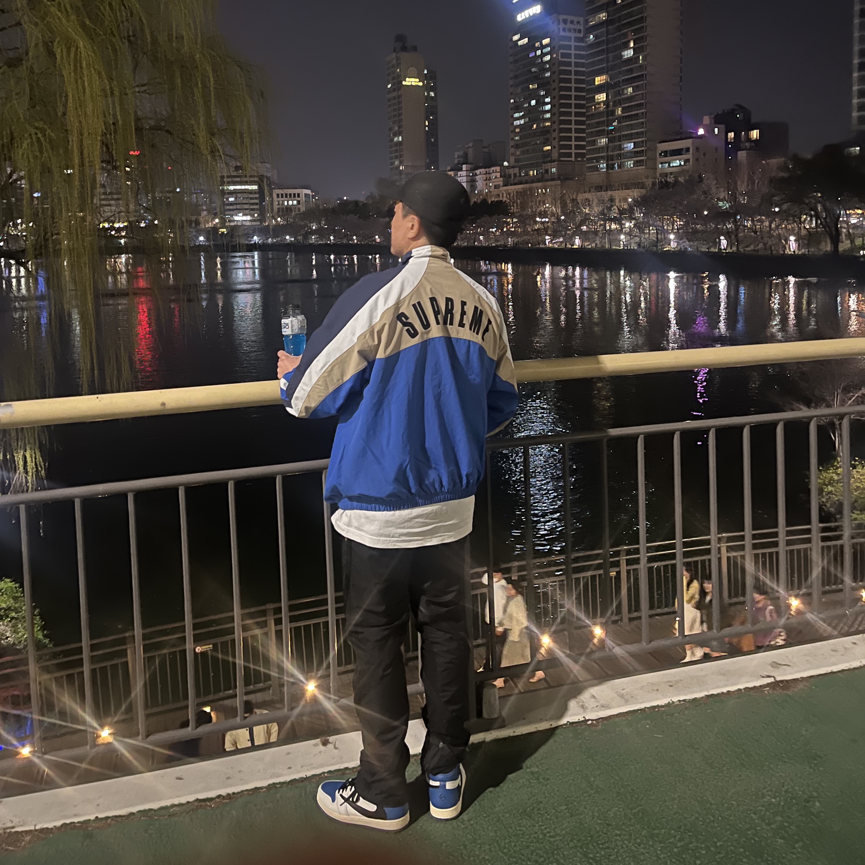 Supreme x Umbro Track Jacket Blue - 23SS, Jordan 1 x Travis Scott x Fragment Retro High OG SP Military Blue 착용 스타일