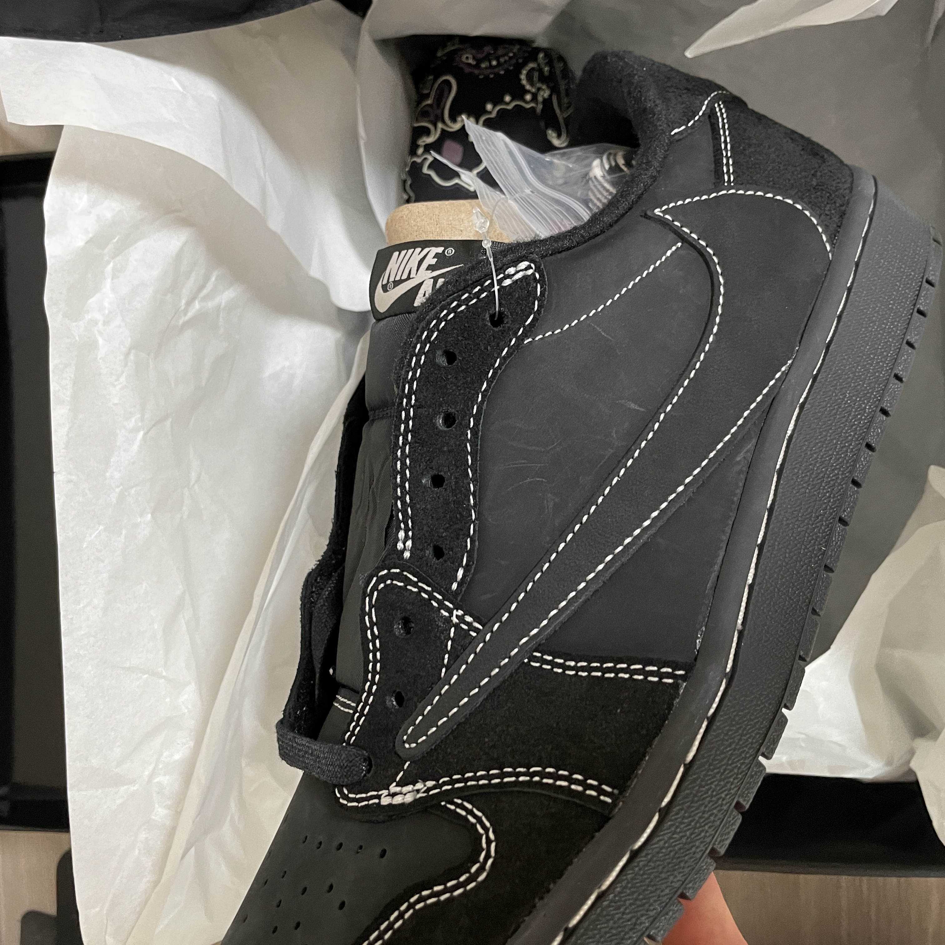 Jordan 1 x Travis Scott Retro Low OG SP Black Phantom 착용 스타일