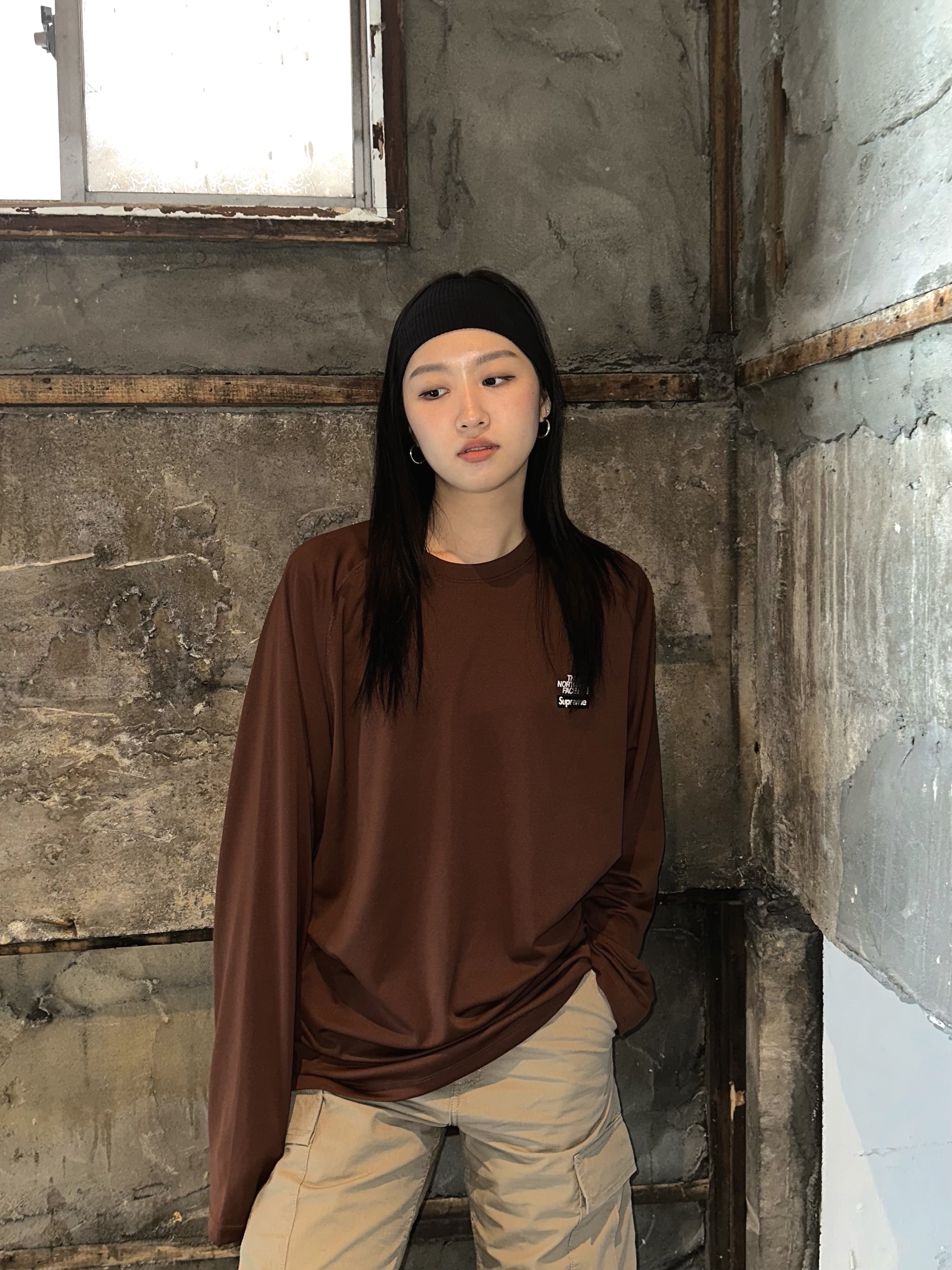 Supreme x The North Face Base Layer L/S Top Brown - 22FW 착용 스타일
