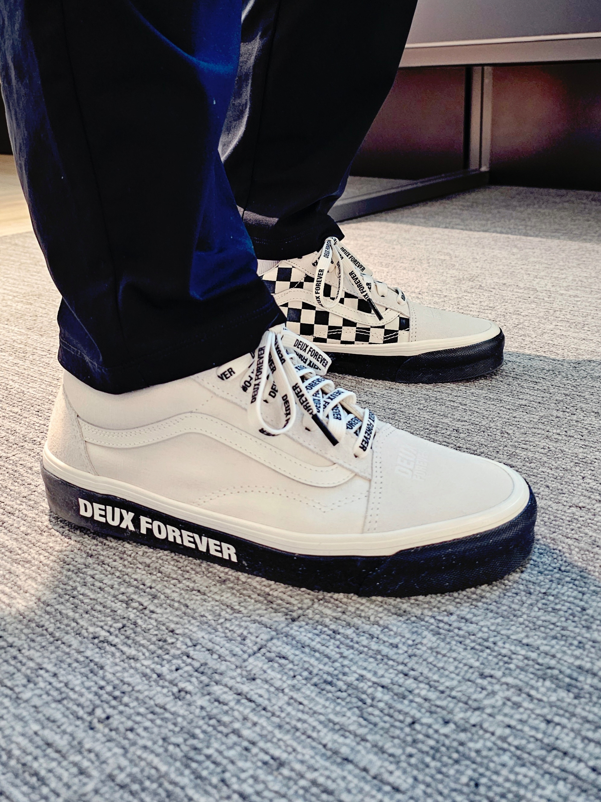 Vans x Deux Old Skool 36 DX Creamwhite 착용 스타일