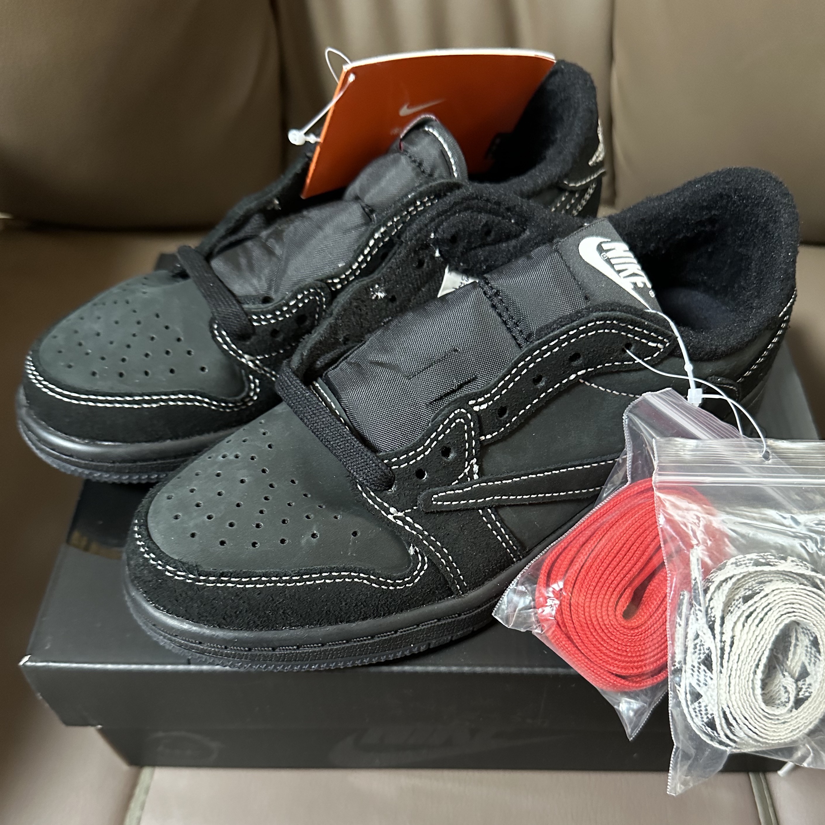 Jordan 1 x Travis Scott Retro Low OG SP Black Phantom, (PS) Jordan 1 x Travis Scott Retro Low OG SP Black Phantom 착용 스타일 - 1