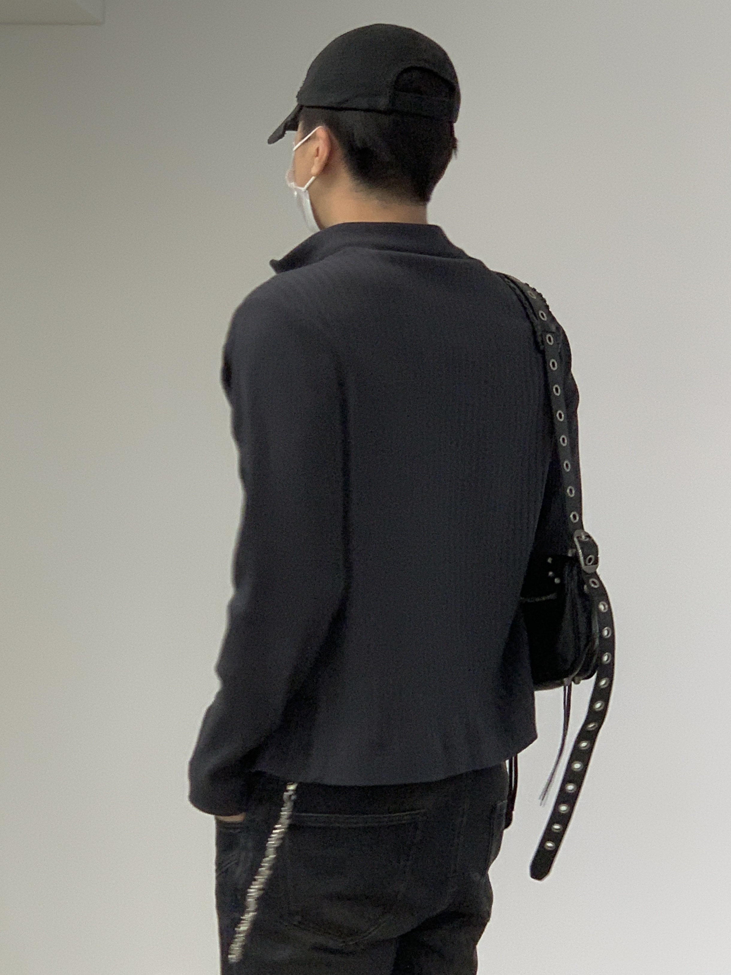 Balenciaga Gaffer Cap Black, Nike x Martine Rose Shox MR4 Black 착용 스타일 - 5