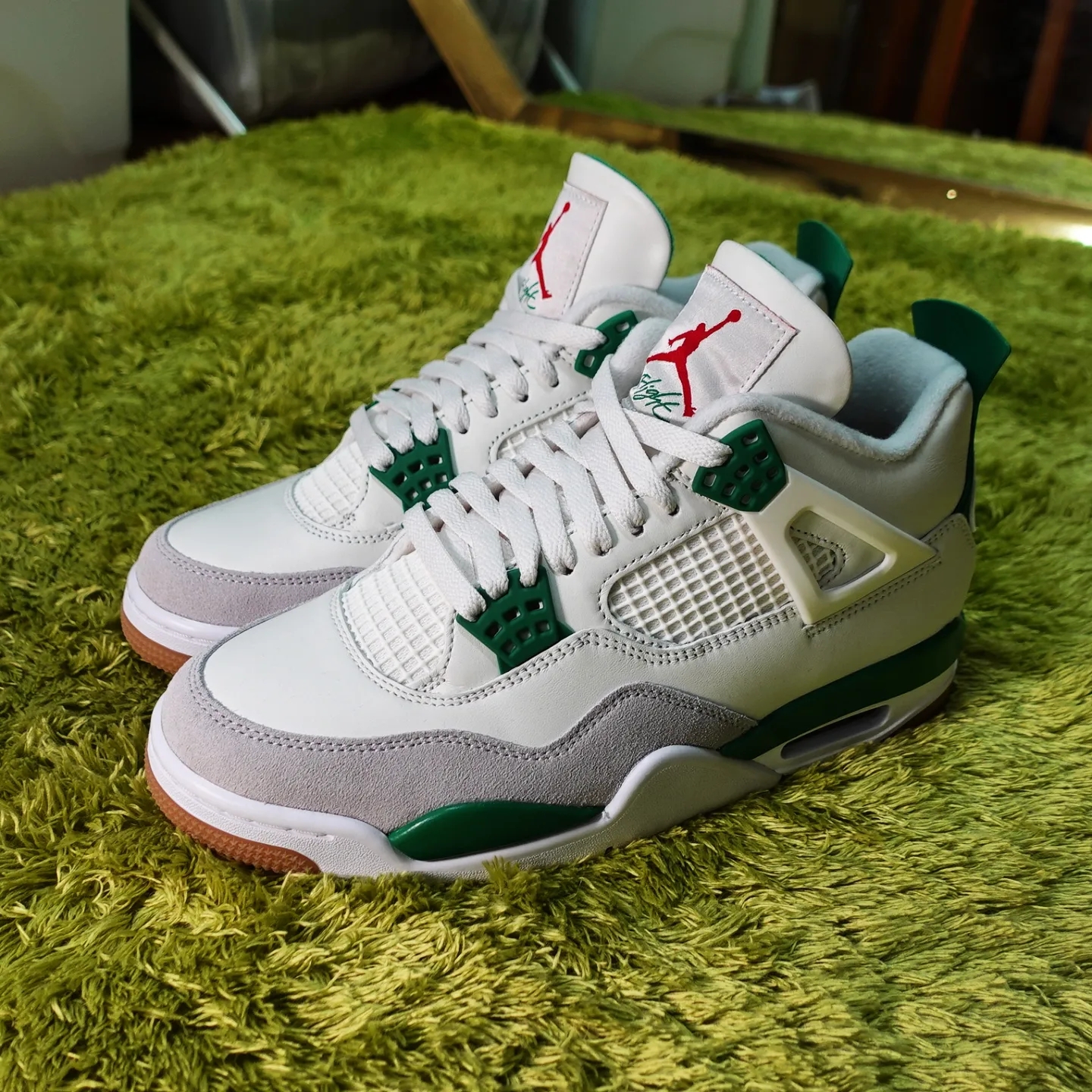 Jordan 4 x Nike SB Retro SP Pine Green 착용 스타일 - 1