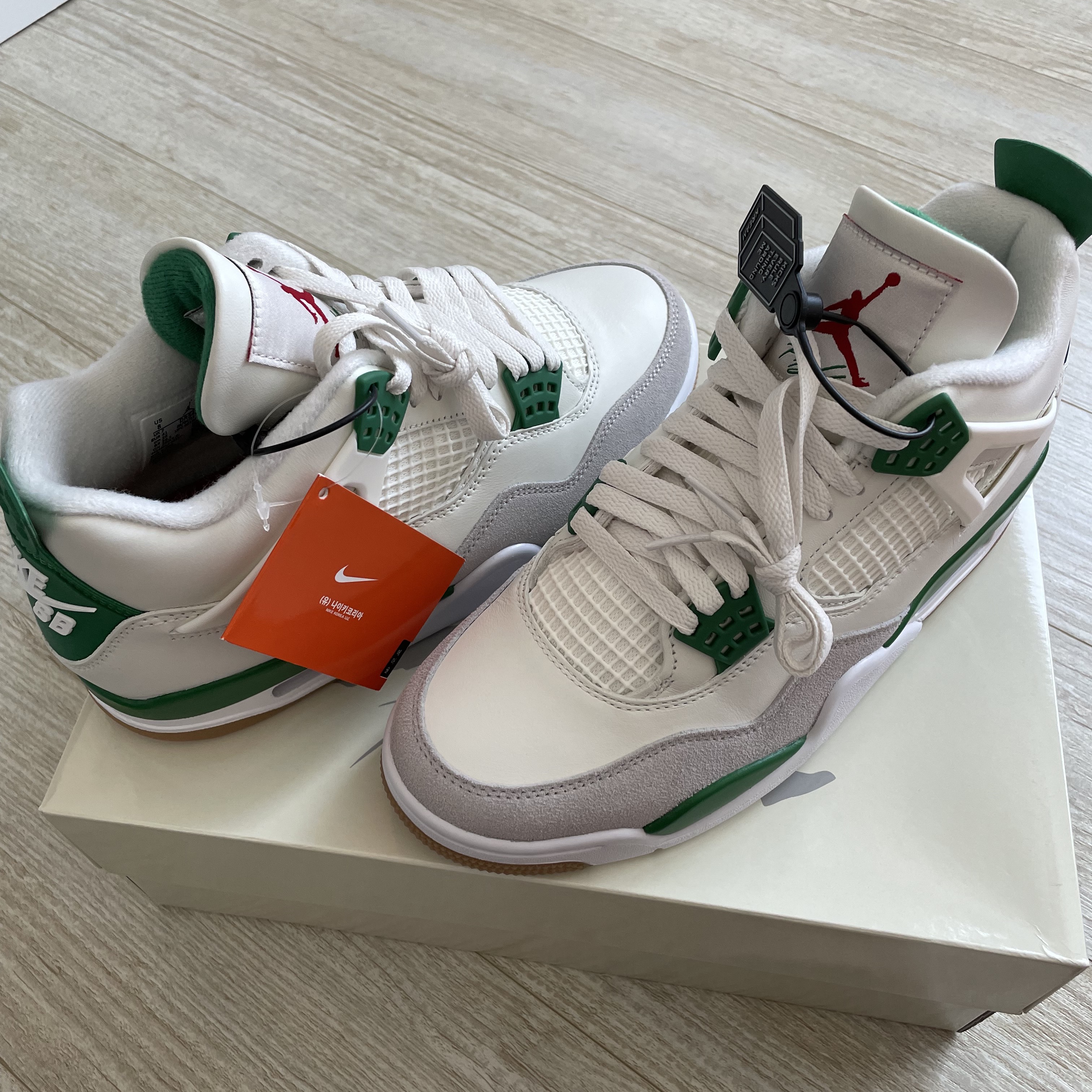 Jordan 4 x Nike SB Retro SP Pine Green 착용 스타일 - 4