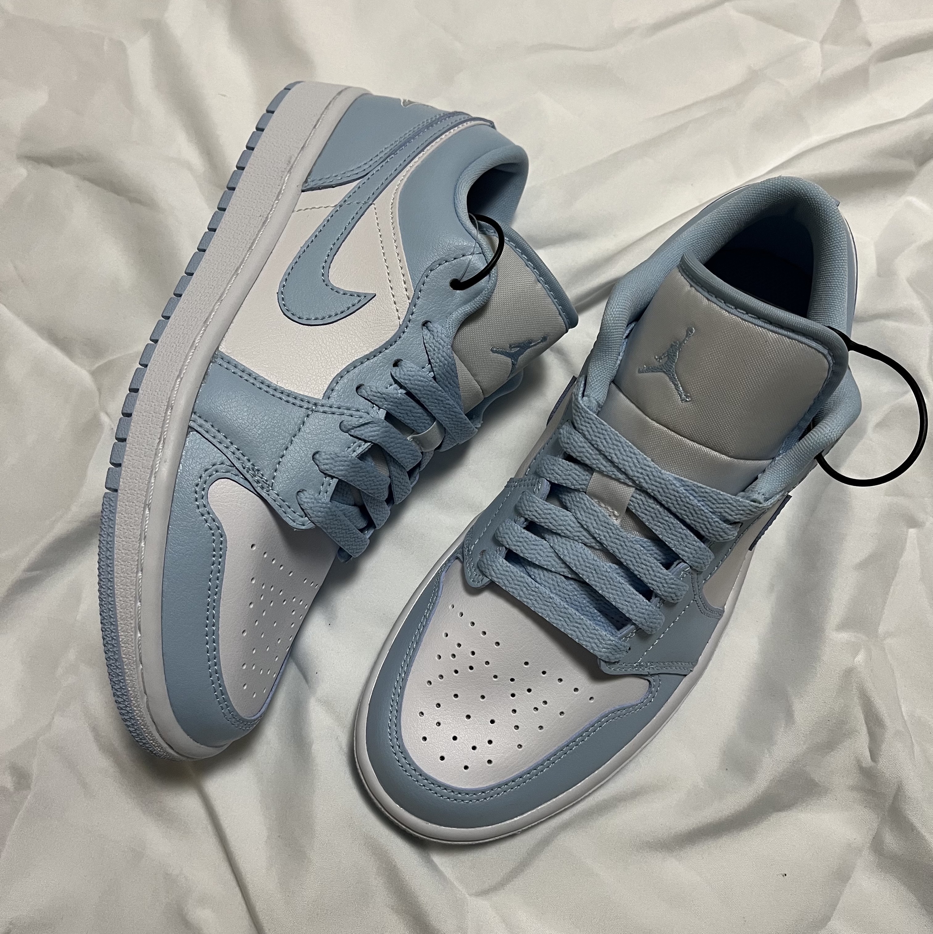 (W) Jordan 1 Low White Ice Blue 착용 스타일