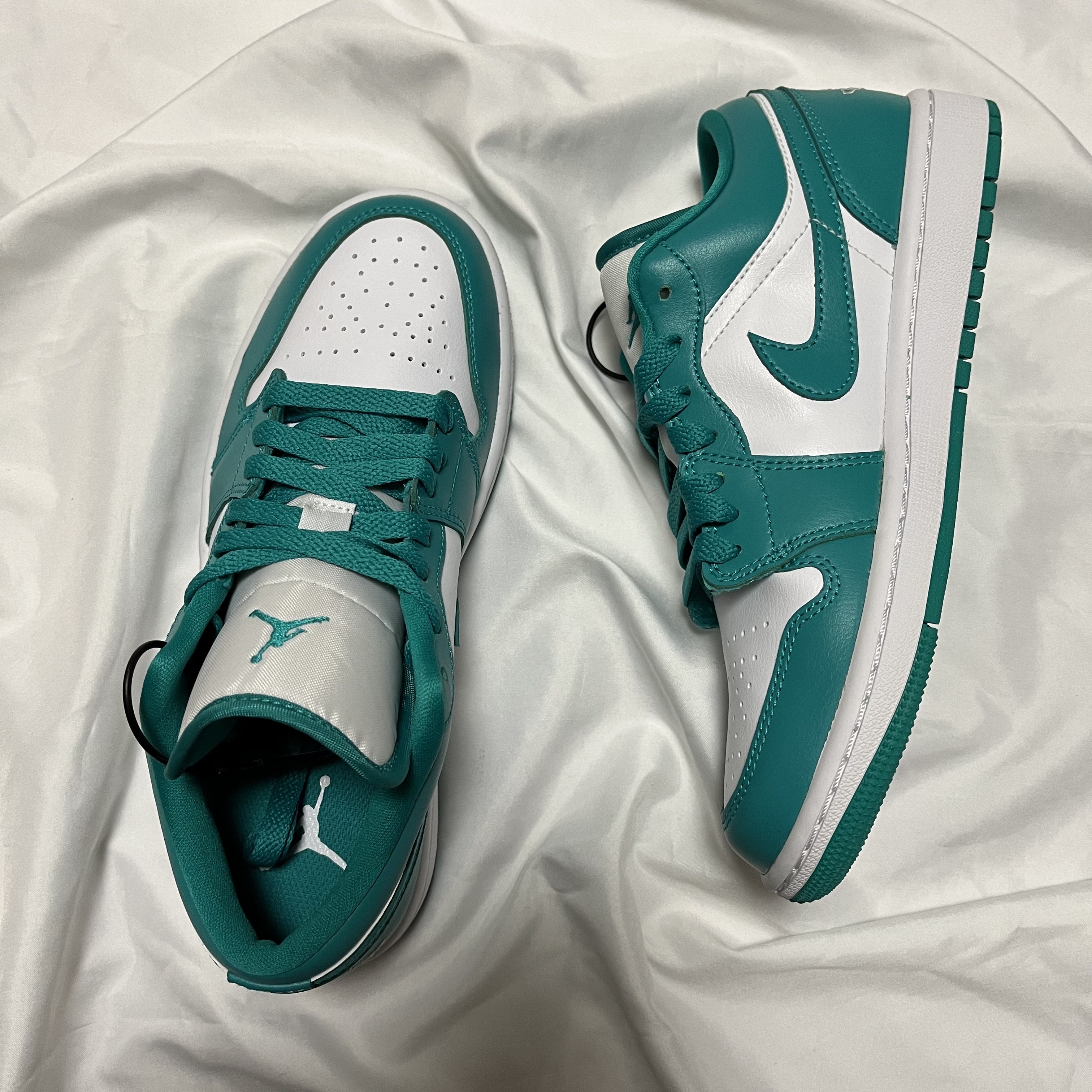 (W) Jordan 1 Low New Emerald 착용 스타일