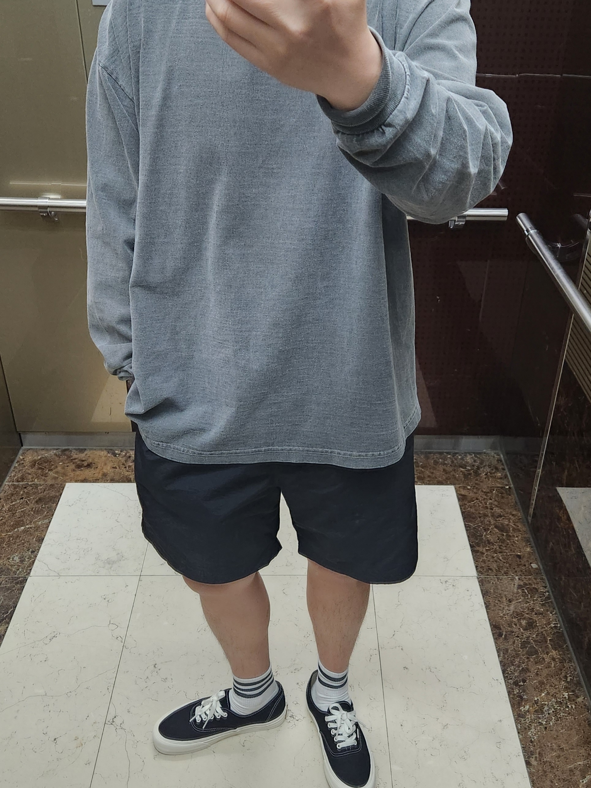 Vans Vault OG Authentic LX Black 착용 스타일