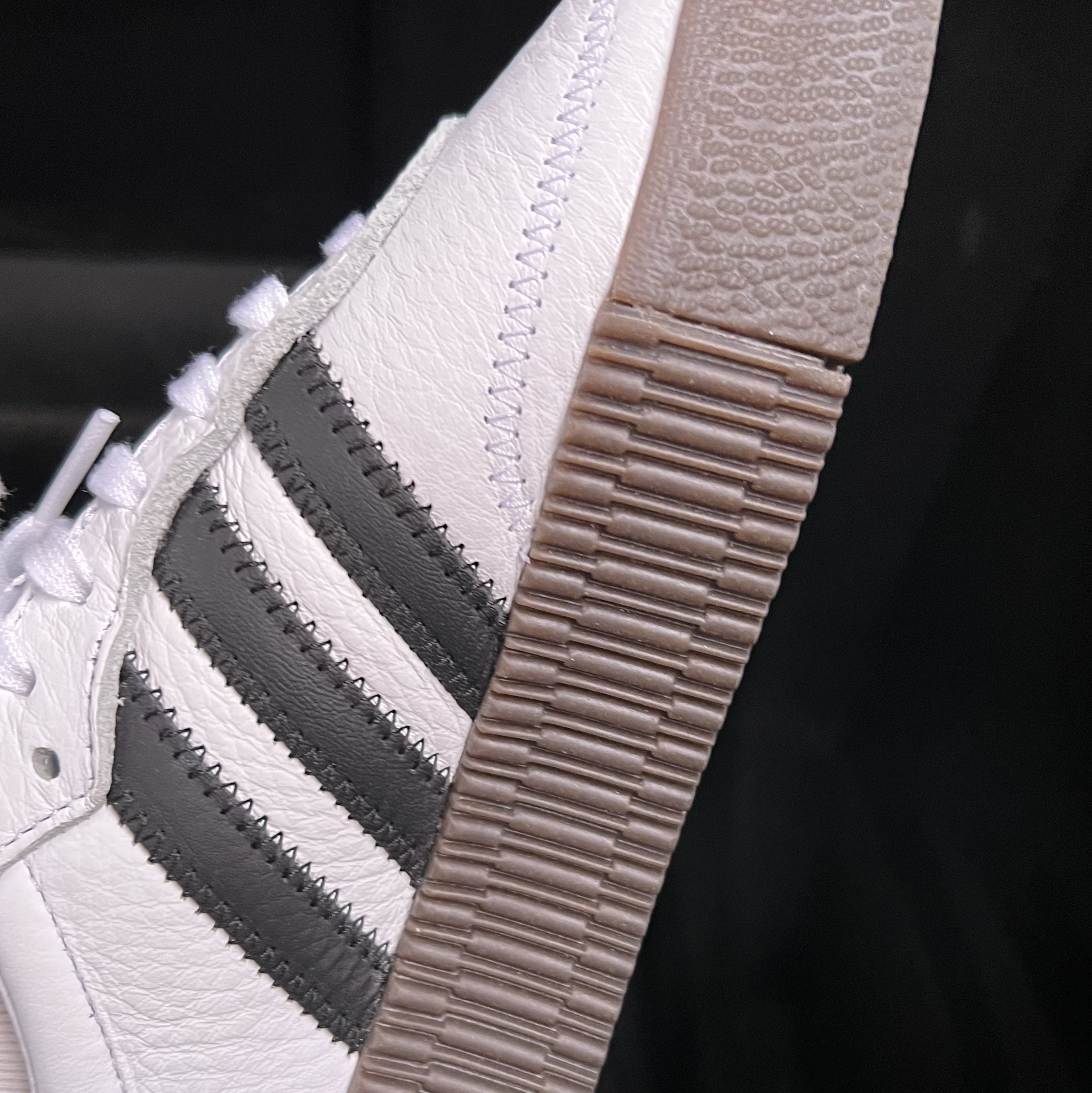 (W) Adidas Sambarose White Black Gum 착용 스타일