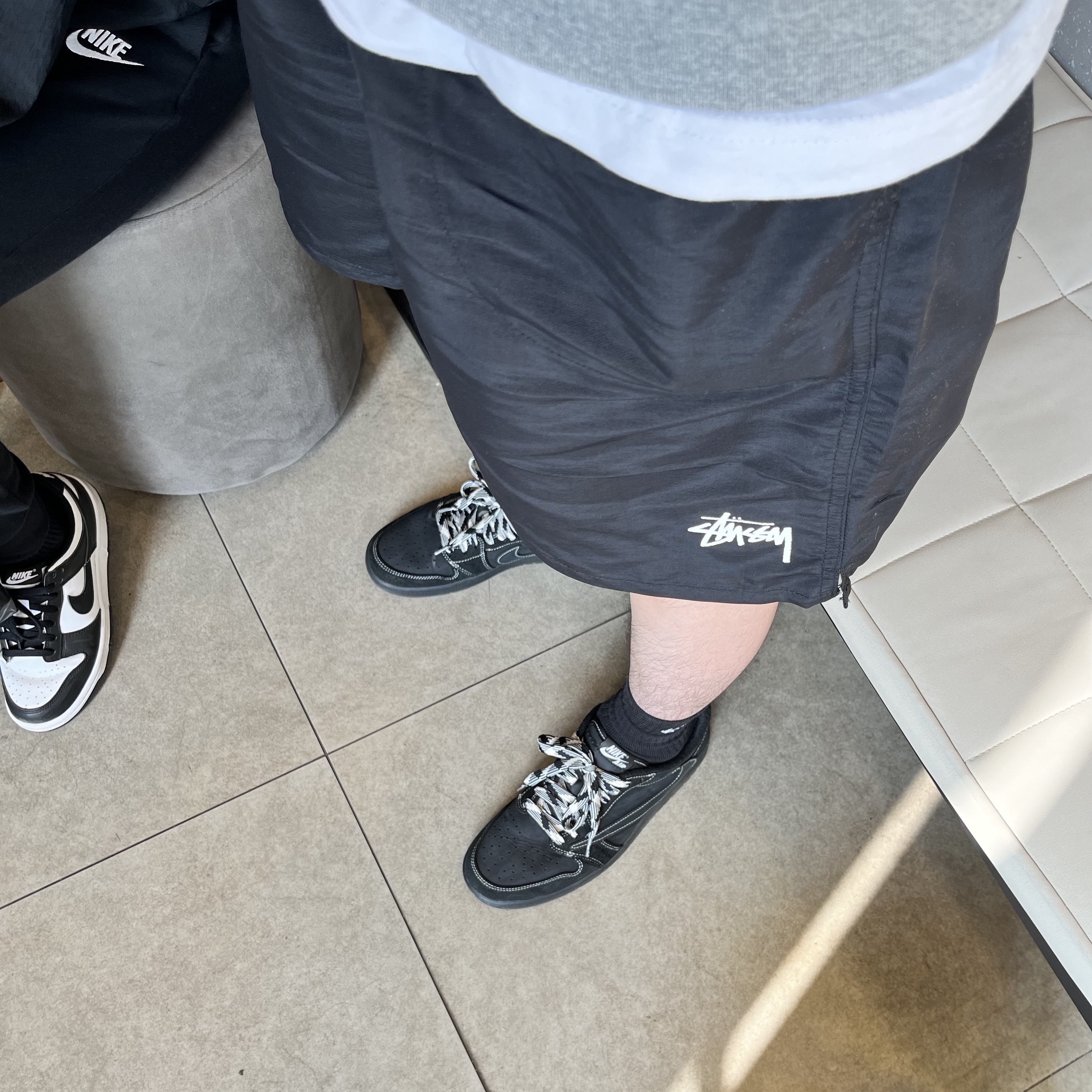 Stussy Stock Water Shorts Black, Jordan 1 x Travis Scott Retro Low OG SP Black Phantom 착용 스타일