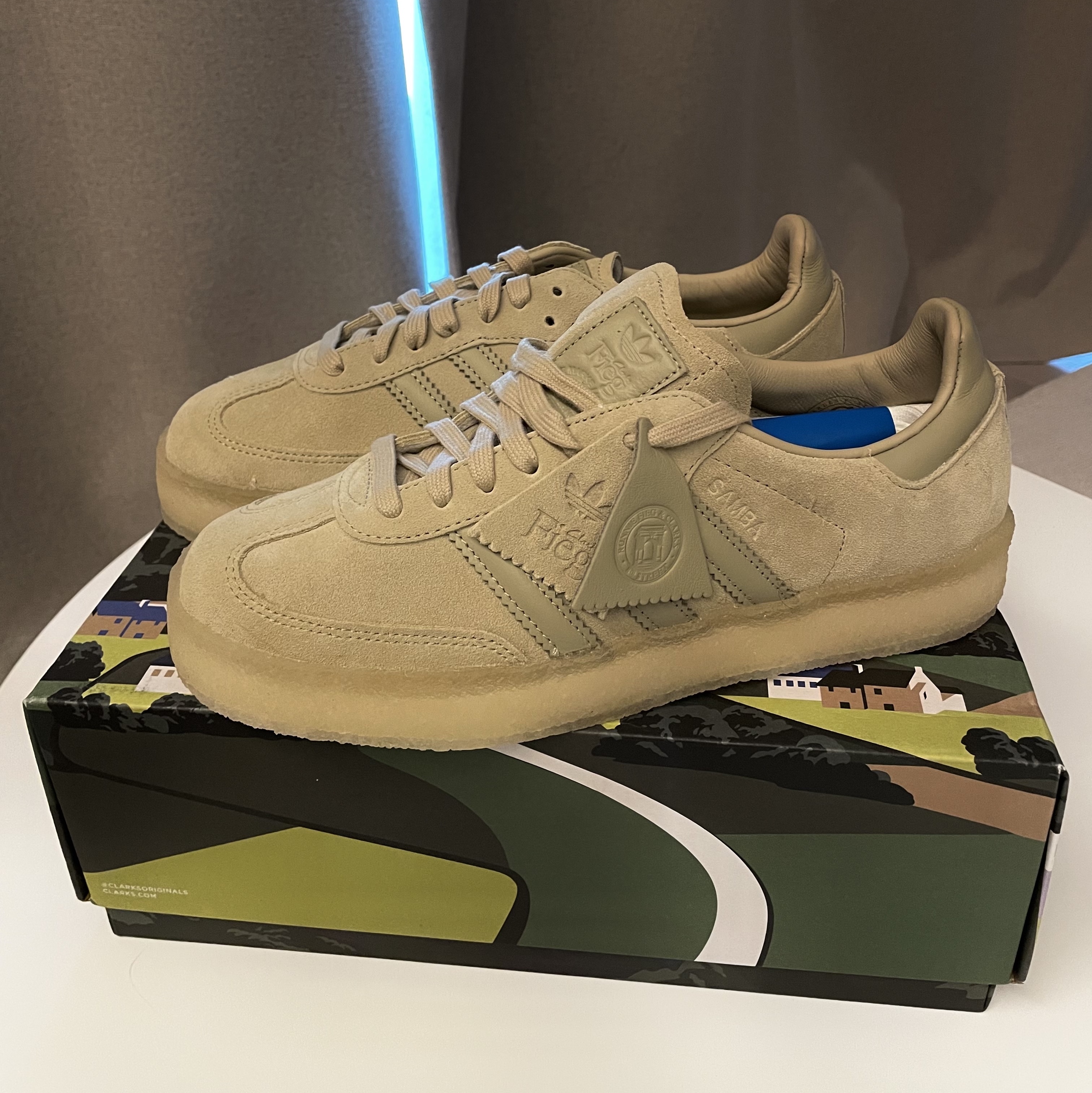 Adidas x Clarks x Ronnie Fieg 8th Street Samba Savannah 착용 스타일
