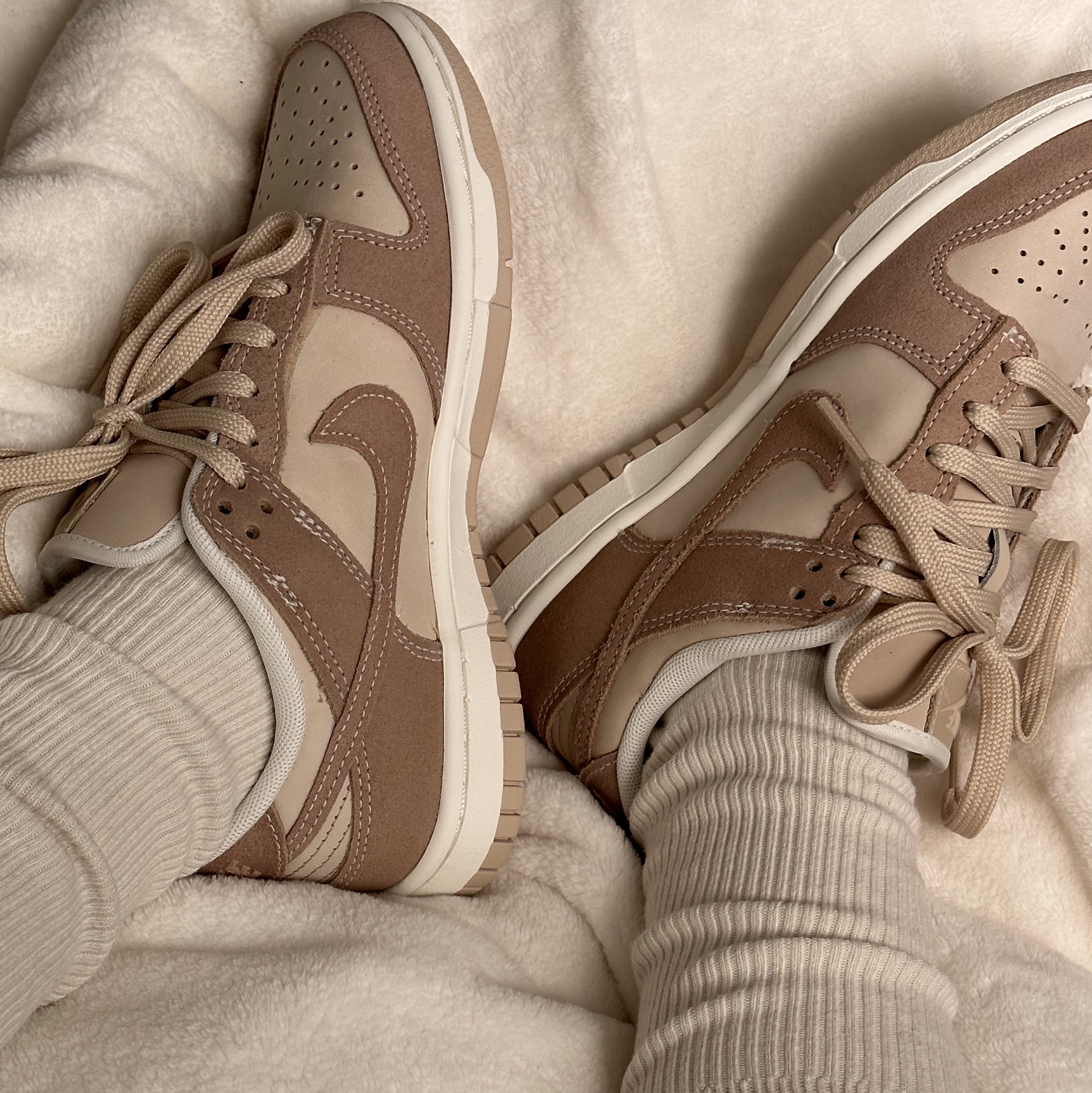 (W) Nike Dunk Low SE Sanddrift 착용 스타일