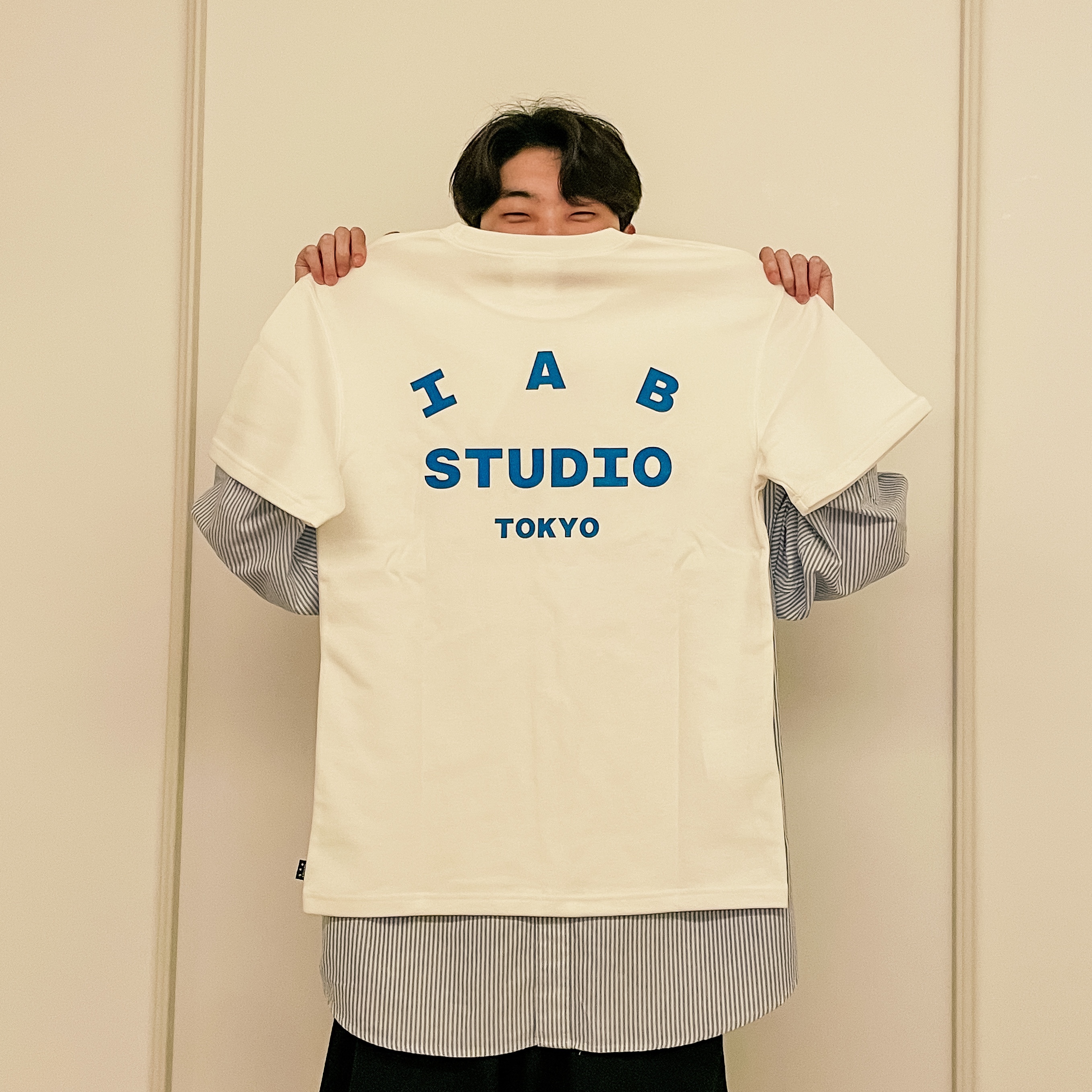 IAB Studio Tokyo T-Shirt White 착용 스타일