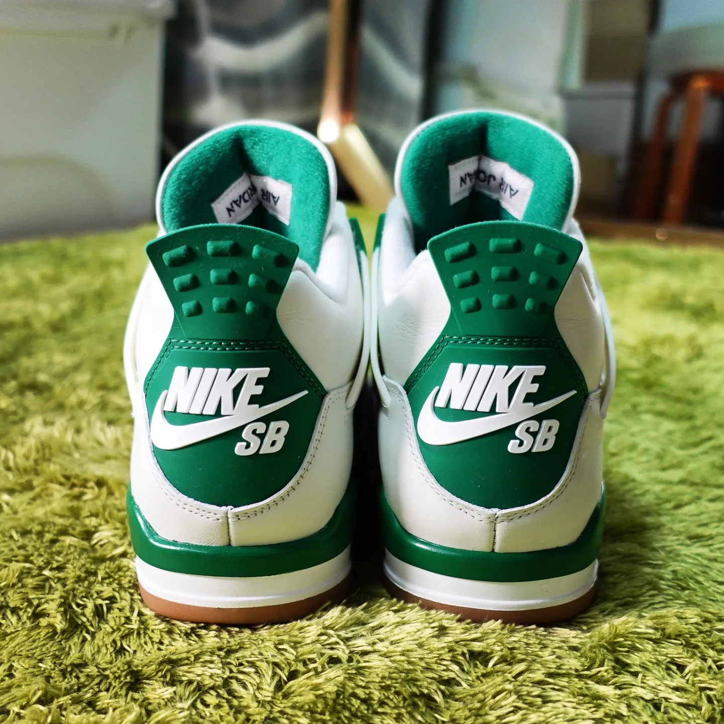 Jordan 4 x Nike SB Retro SP Pine Green 착용 스타일 - 3