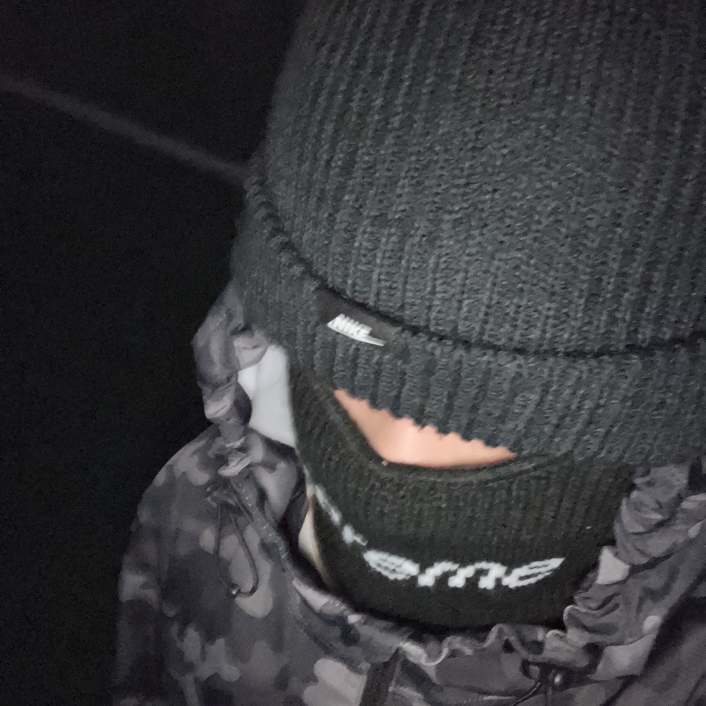 Supreme New Era Box Logo Balaclava Black - 22FW, Nike SB Fisherman Beanie Black 착용 스타일