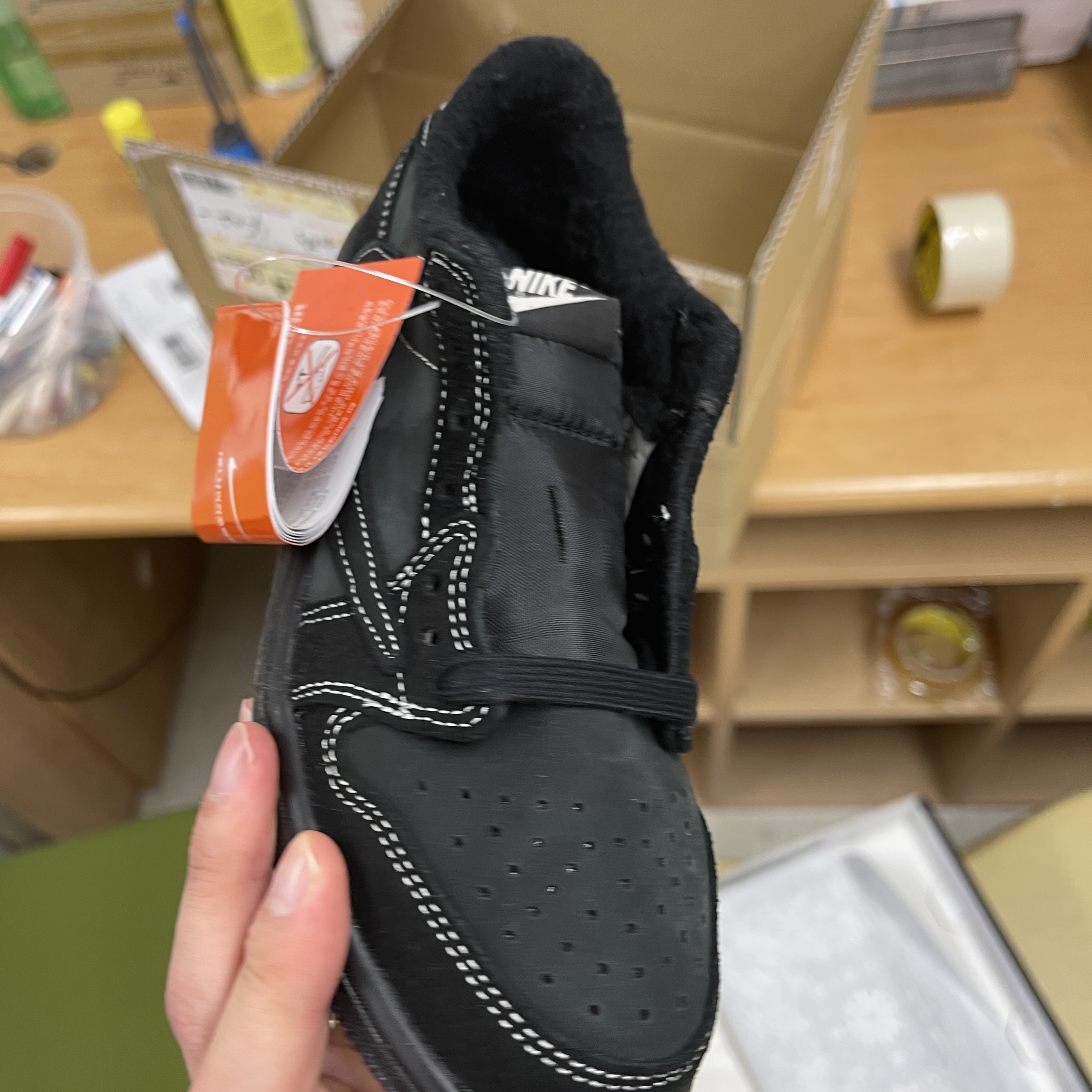 (PS) Jordan 1 x Travis Scott Retro Low OG SP Black Phantom 착용 스타일 - 3
