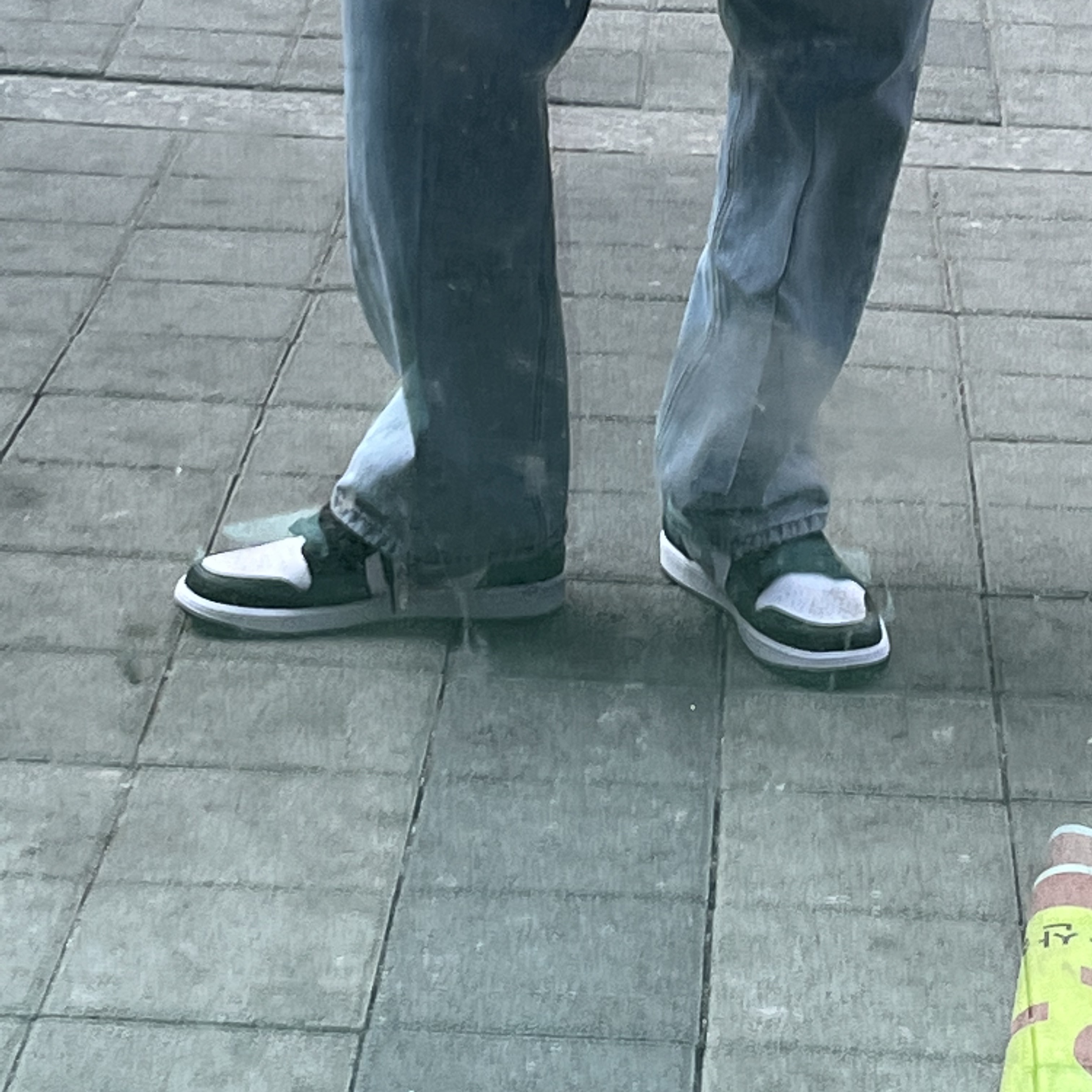 Jordan 1 Low Black Particle Grey 착용 스타일