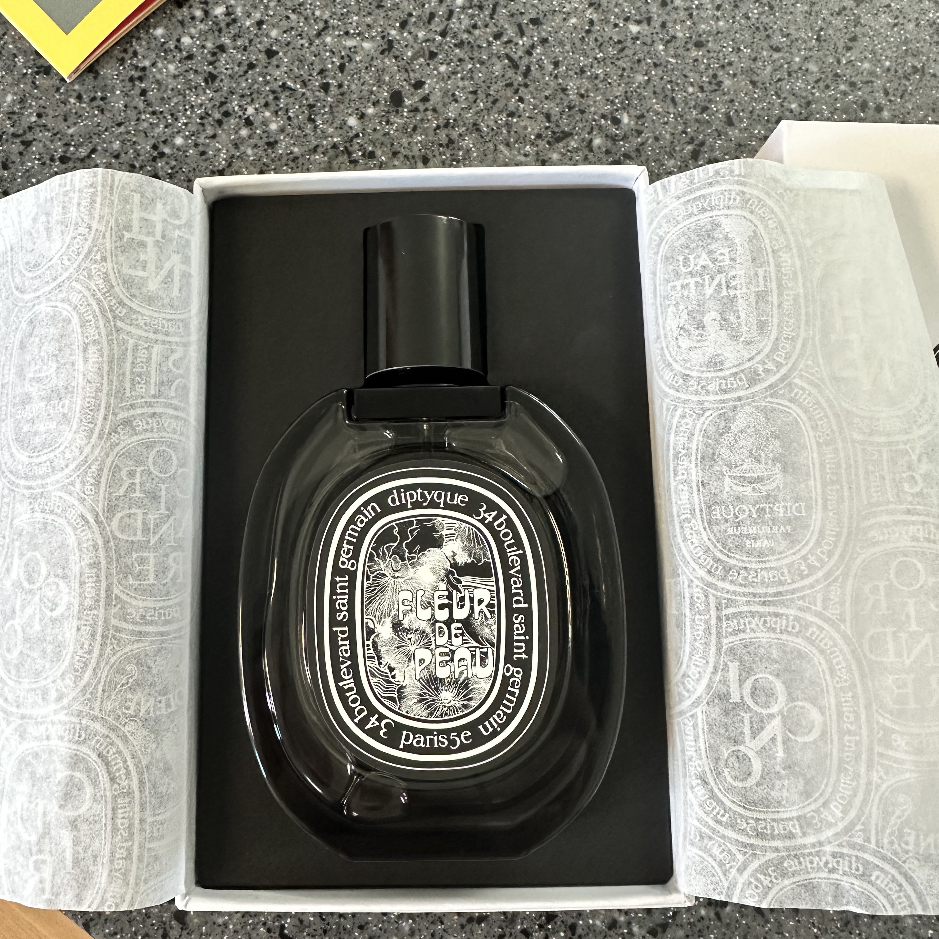 Diptyque Fleur De Peau Eau De Parfum 75ml 착용 스타일