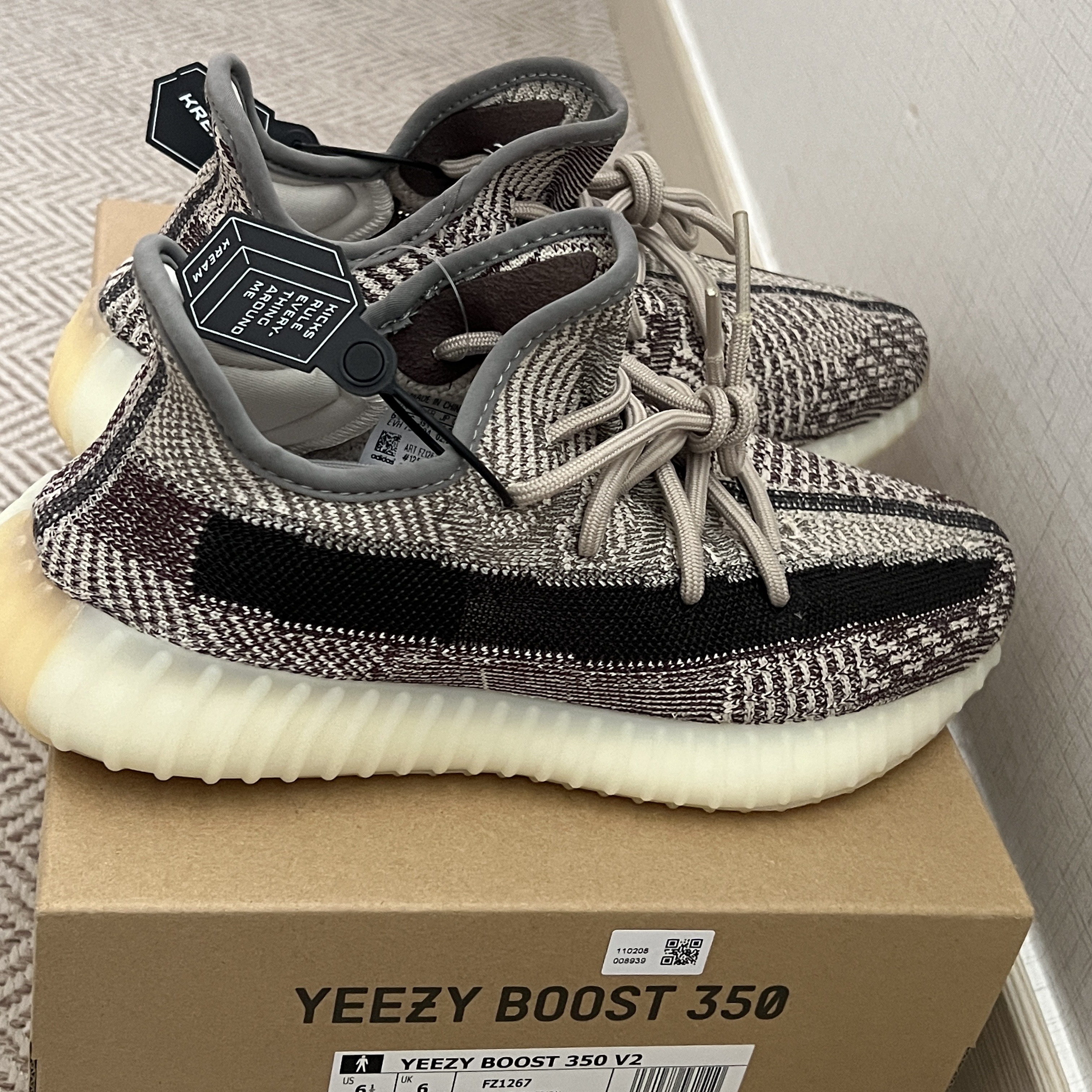 Adidas Yeezy Boost 350 V2 Zyon 착용 스타일