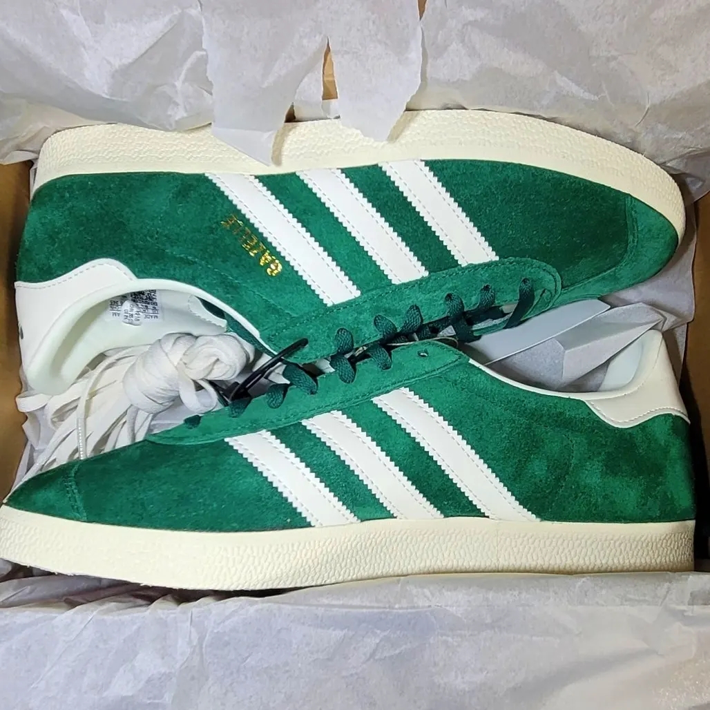 Adidas Gazelle Dark Green Cream White 착용 스타일