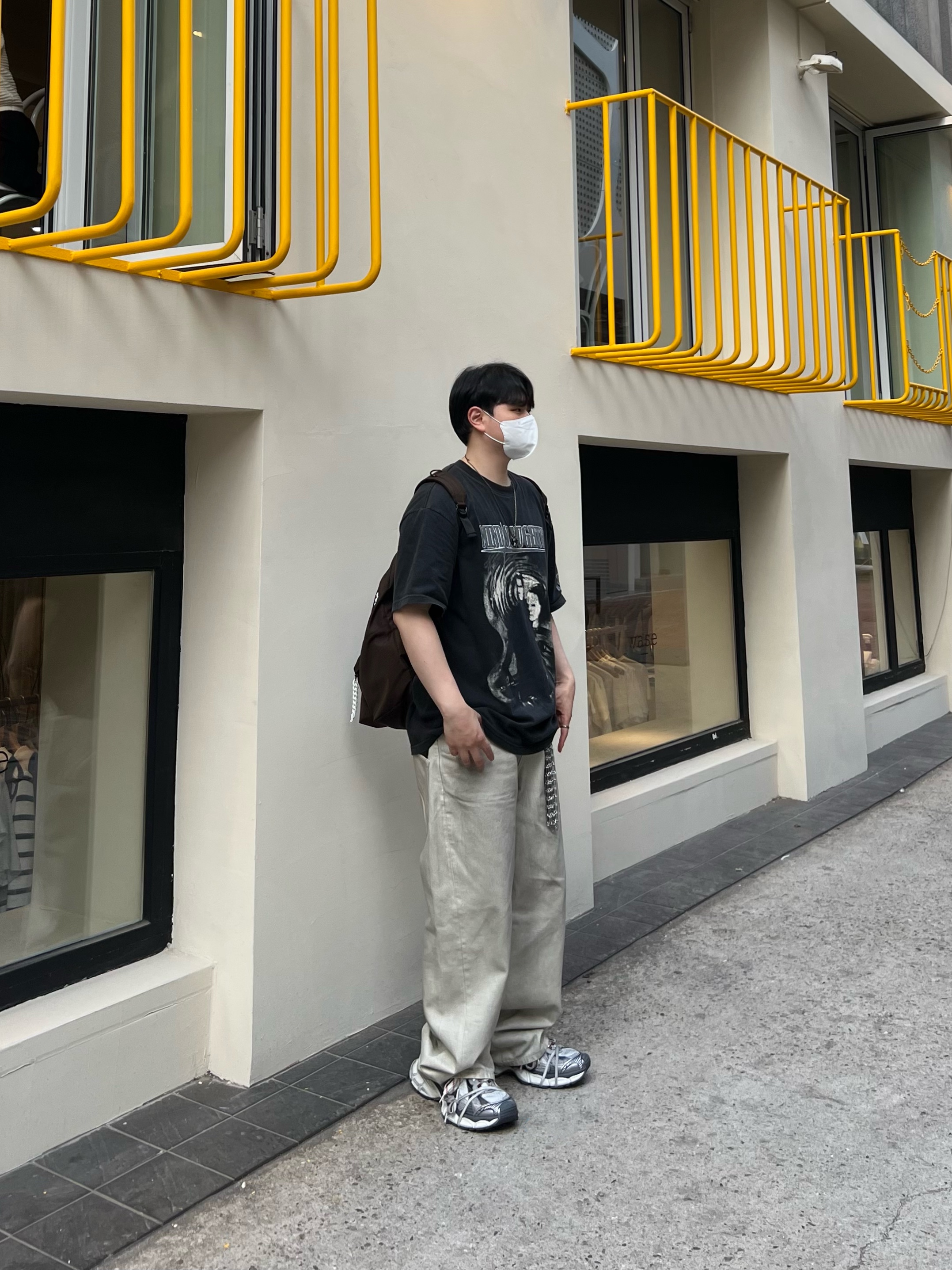 Balenciaga 3XL Sneakers Grey White Red, Project G/R Mind Slaughter Vintage Washeed T-Shirt Black 착용 스타일
