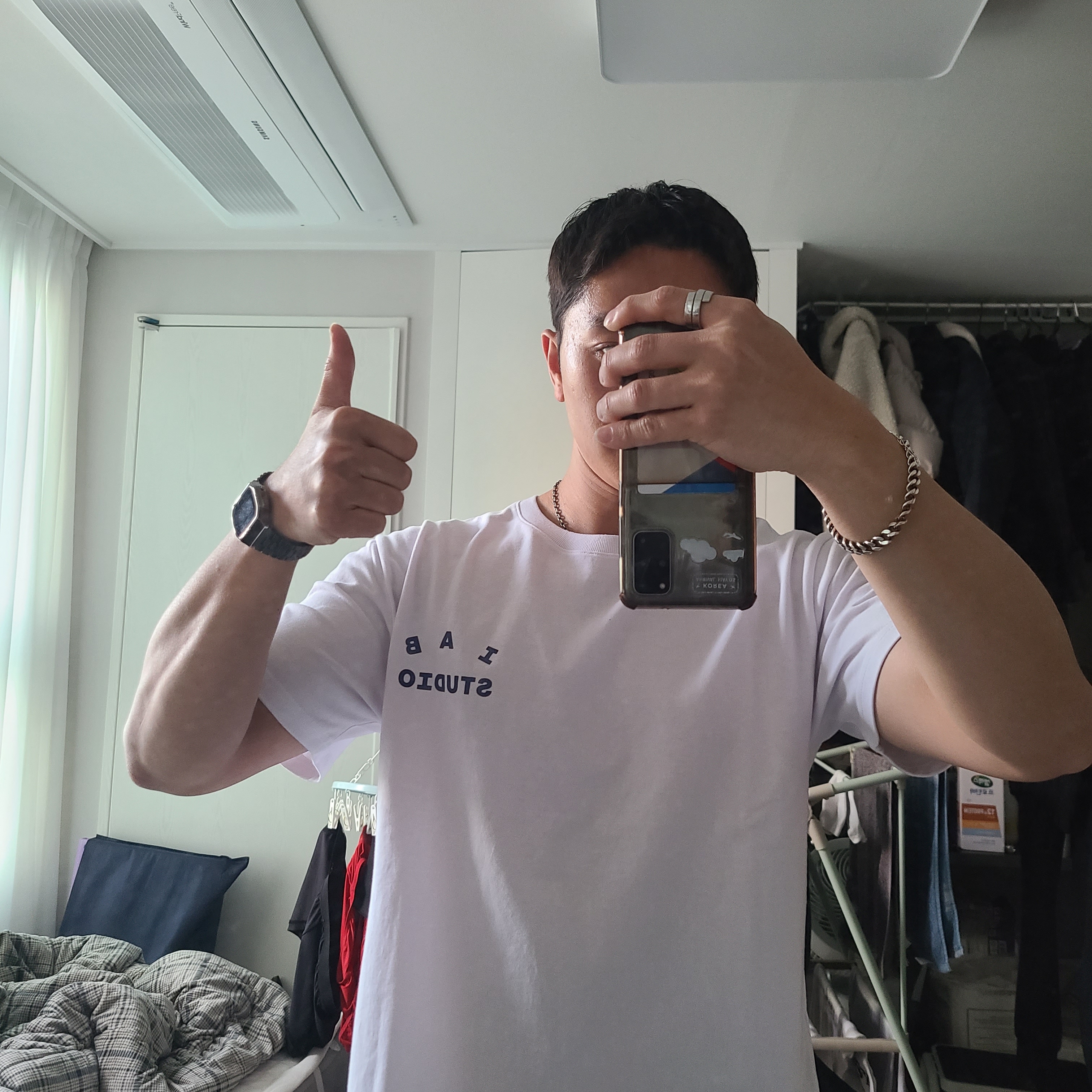 IAB Studio T-Shirt White Navy - 22FW 착용 스타일