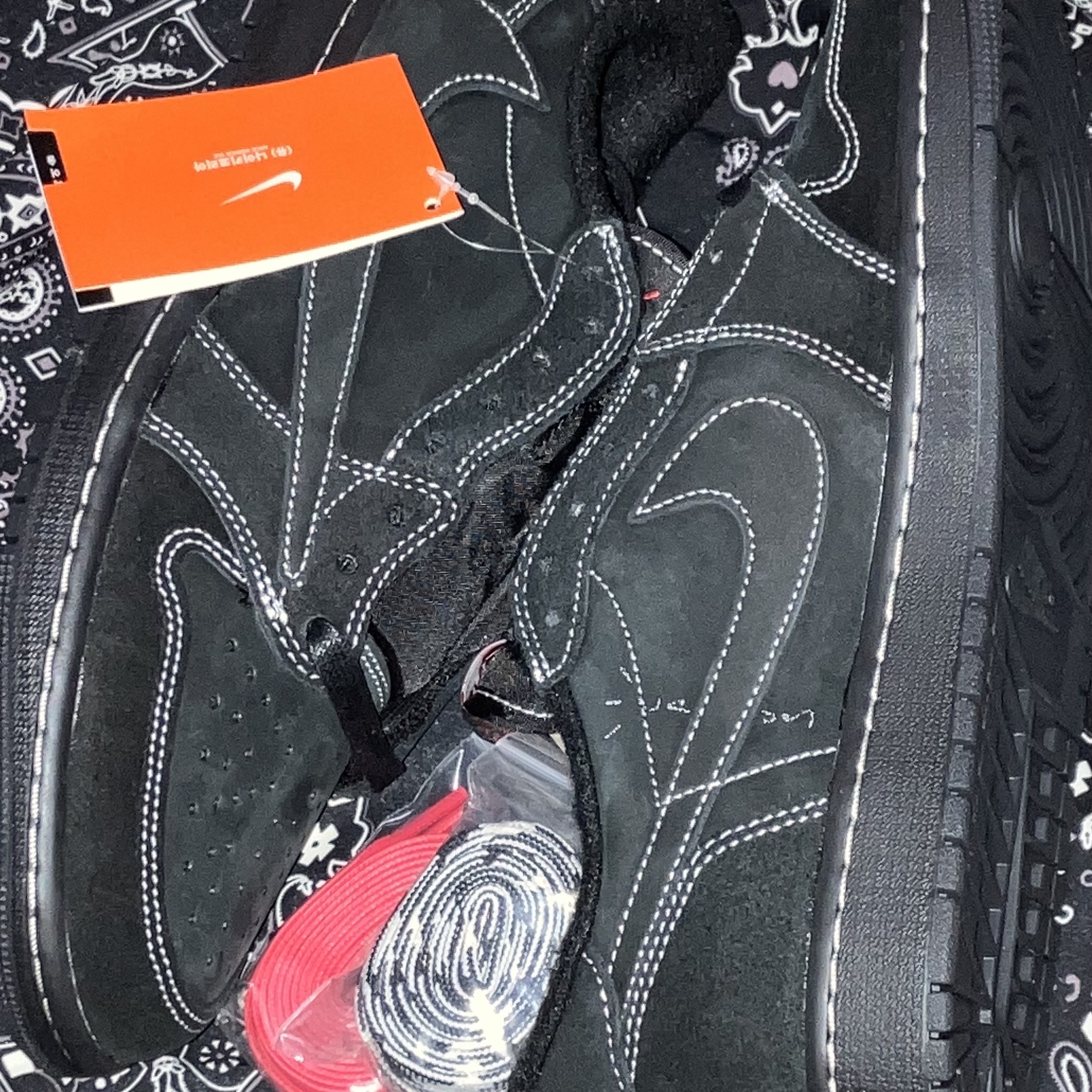 Jordan 1 x Travis Scott Retro Low OG SP Black Phantom 착용 스타일