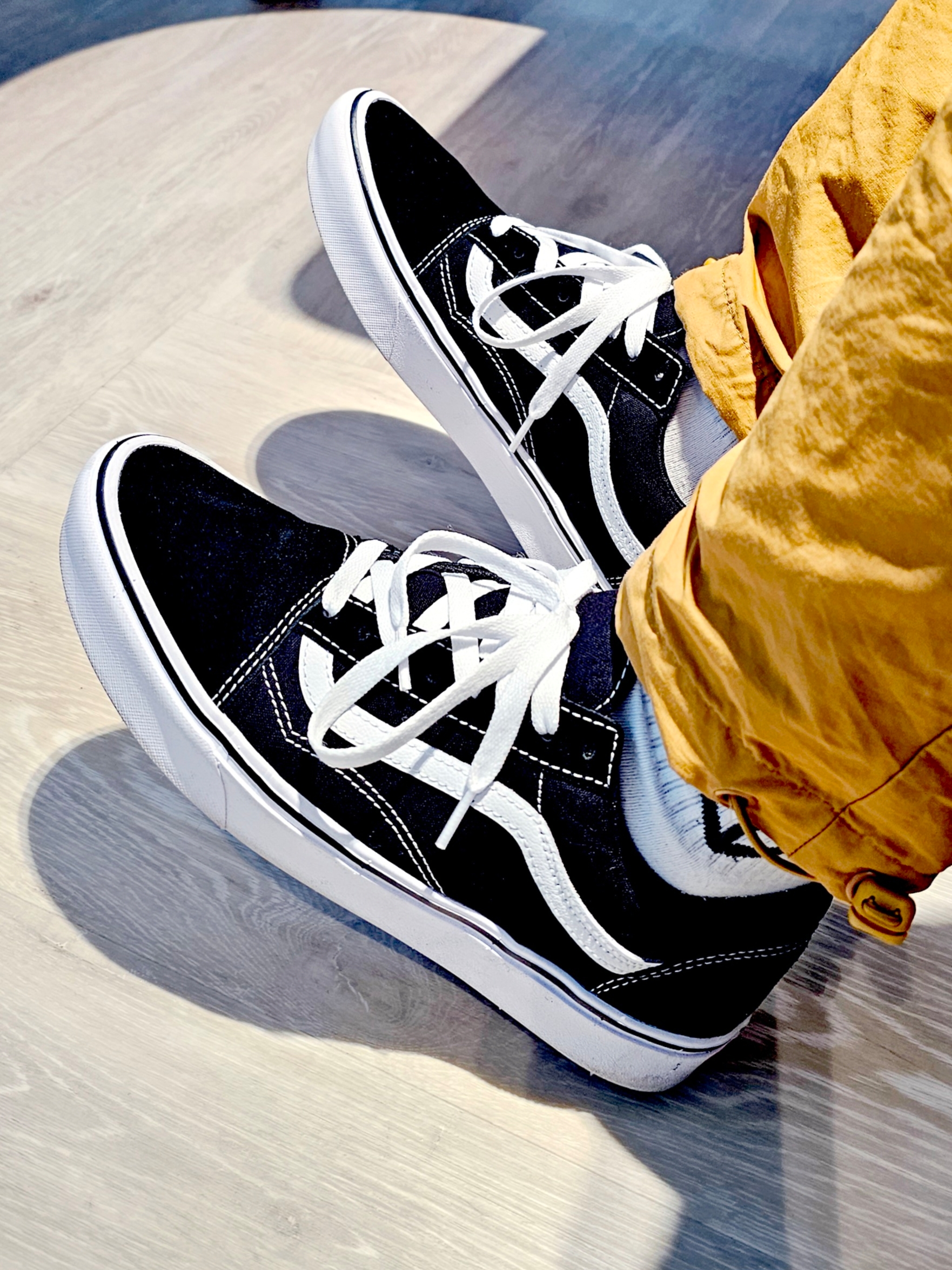 Vans ComfyCush Old Skool Black True white 착용 스타일