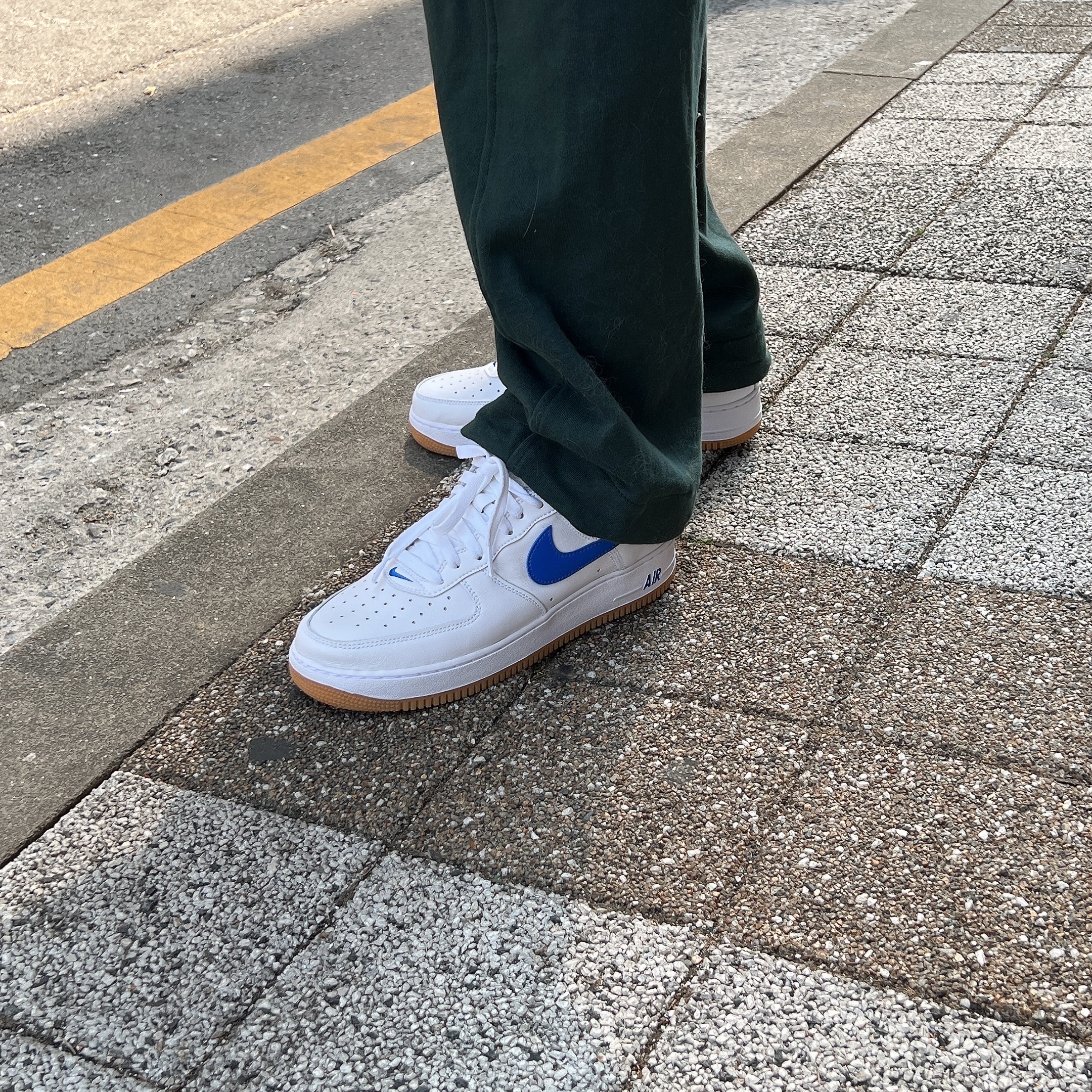 Nike Air Force 1 Low Retro Color of the Month Varsity Royal 착용 스타일