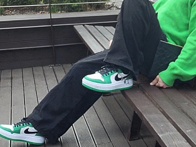 (W) Jordan 1 Elevate Low SE Lucky Green 착용 스타일 - 2
