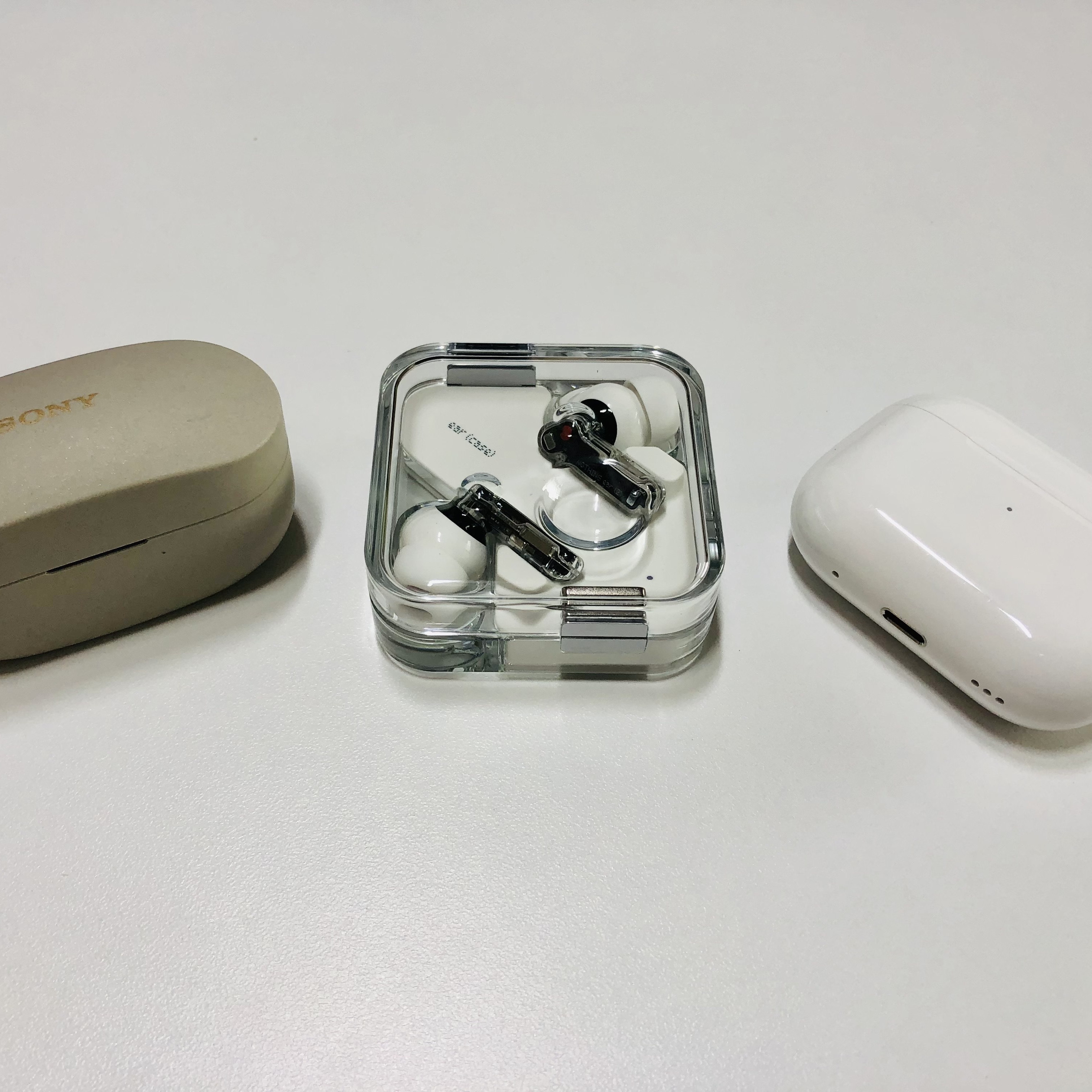 Apple AirPods Pro 2nd Gen (Korean Ver.), Sony WF-1000XM4 Platinum Silver (Korean Ver.) 착용 스타일