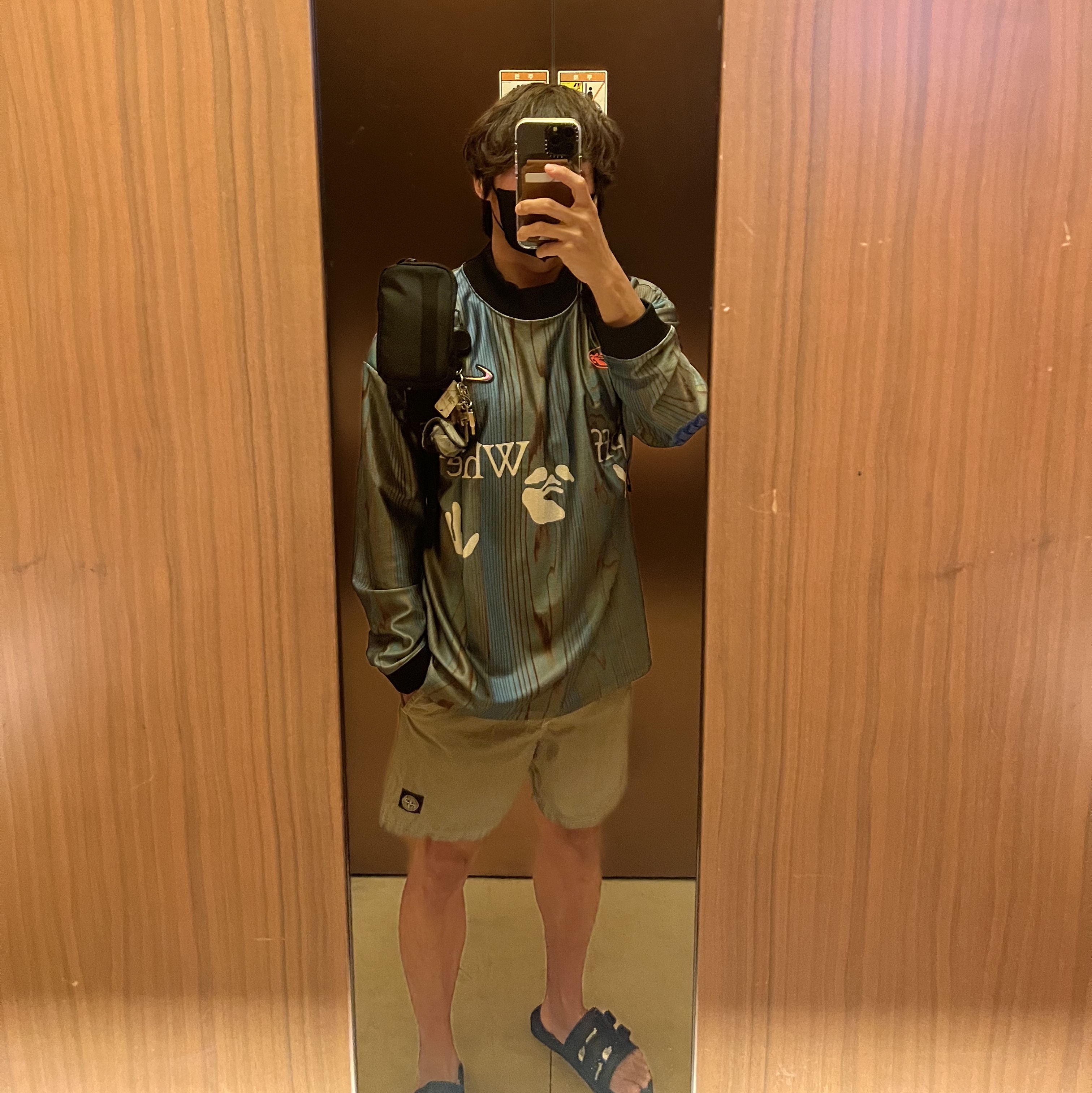 Nike x Off-White NRG Jersey Imperial Blue - Asia, Supreme x The North Face Trekking Sandal Black - 22SS 착용 스타일