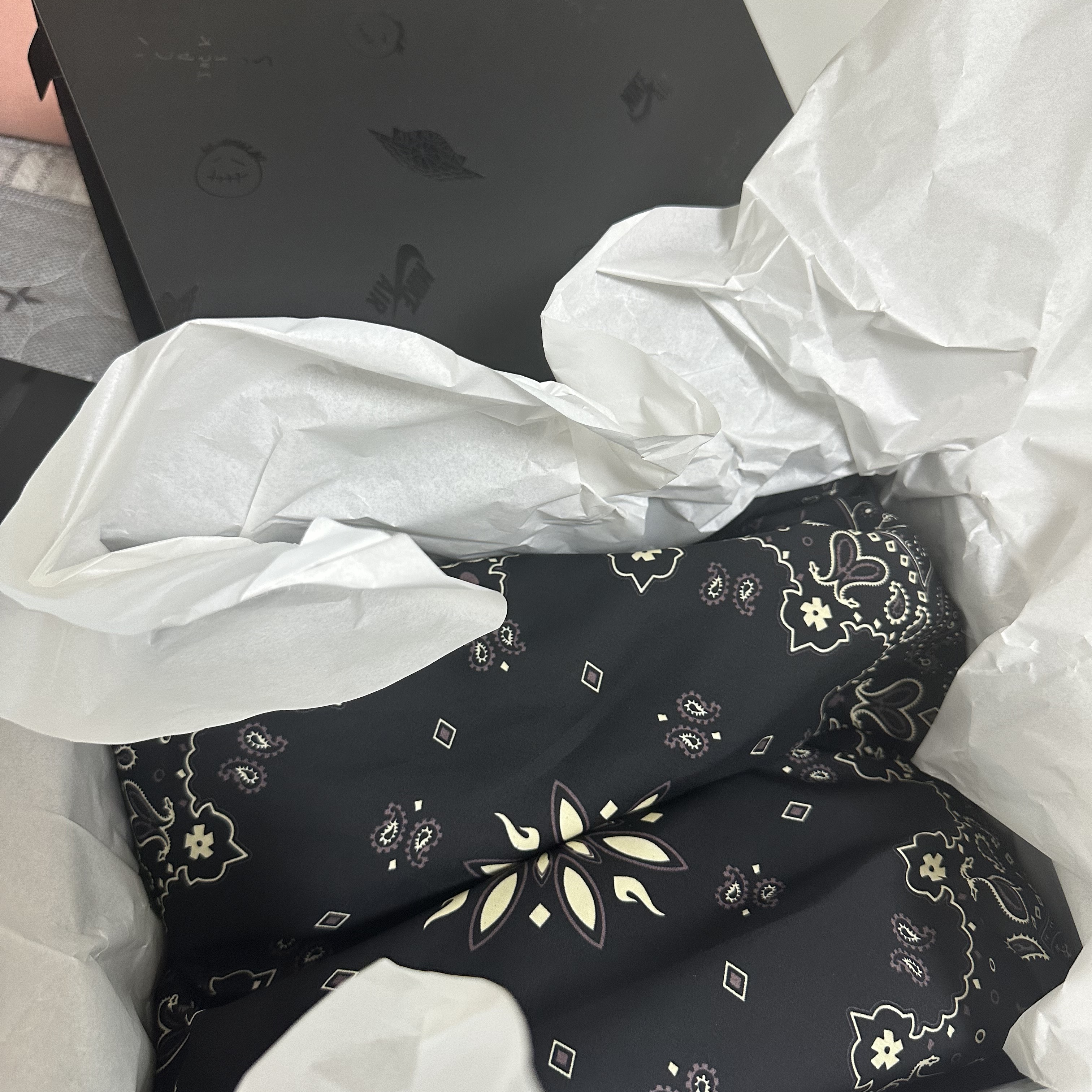 Jordan 1 x Travis Scott Retro Low OG SP Black Phantom 착용 스타일 - 1