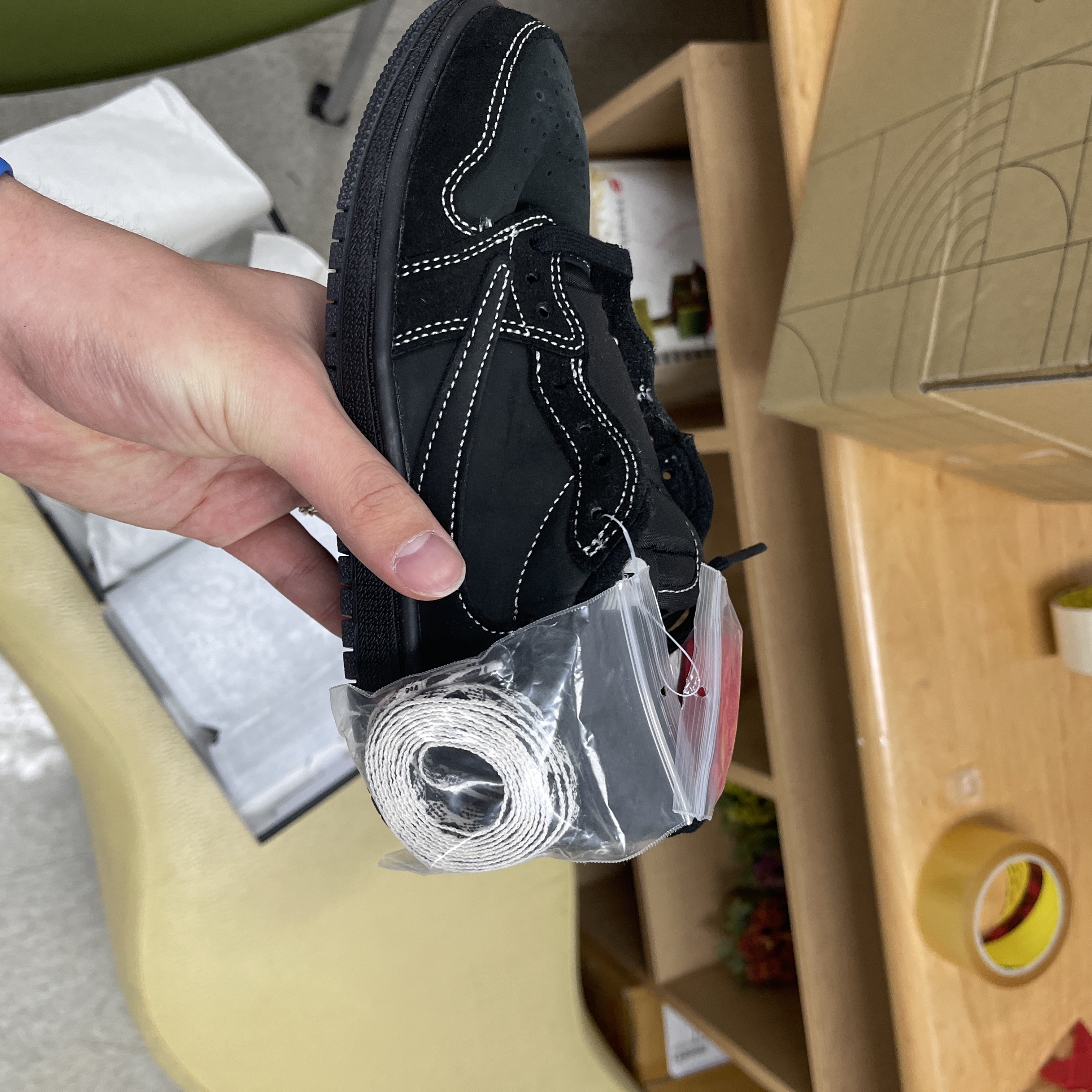 (PS) Jordan 1 x Travis Scott Retro Low OG SP Black Phantom 착용 스타일 - 4