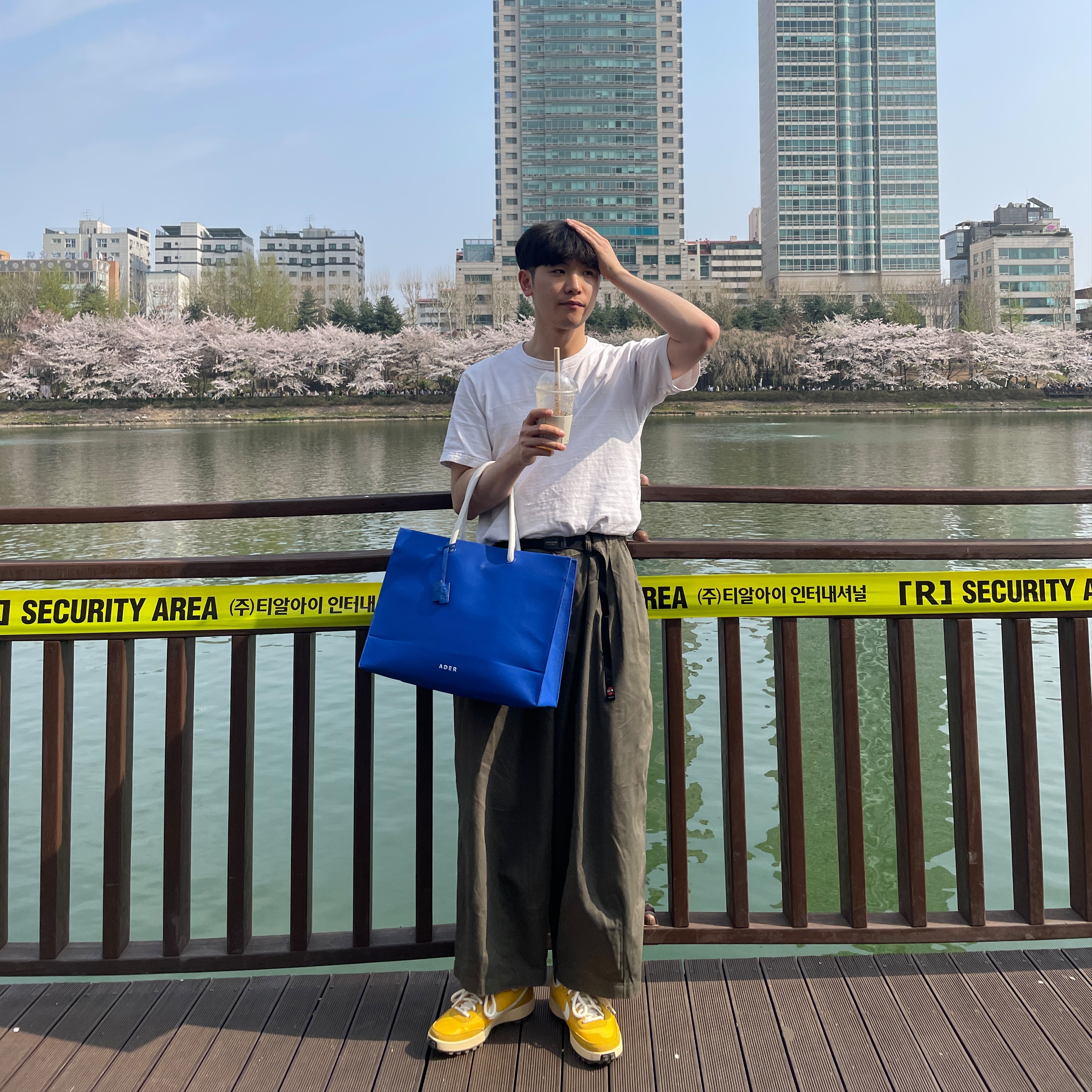 Nike x Tom Sachs General Purpose Shoe Archive, Ader Error Wide Shopper Bag Z-Blue 착용 스타일