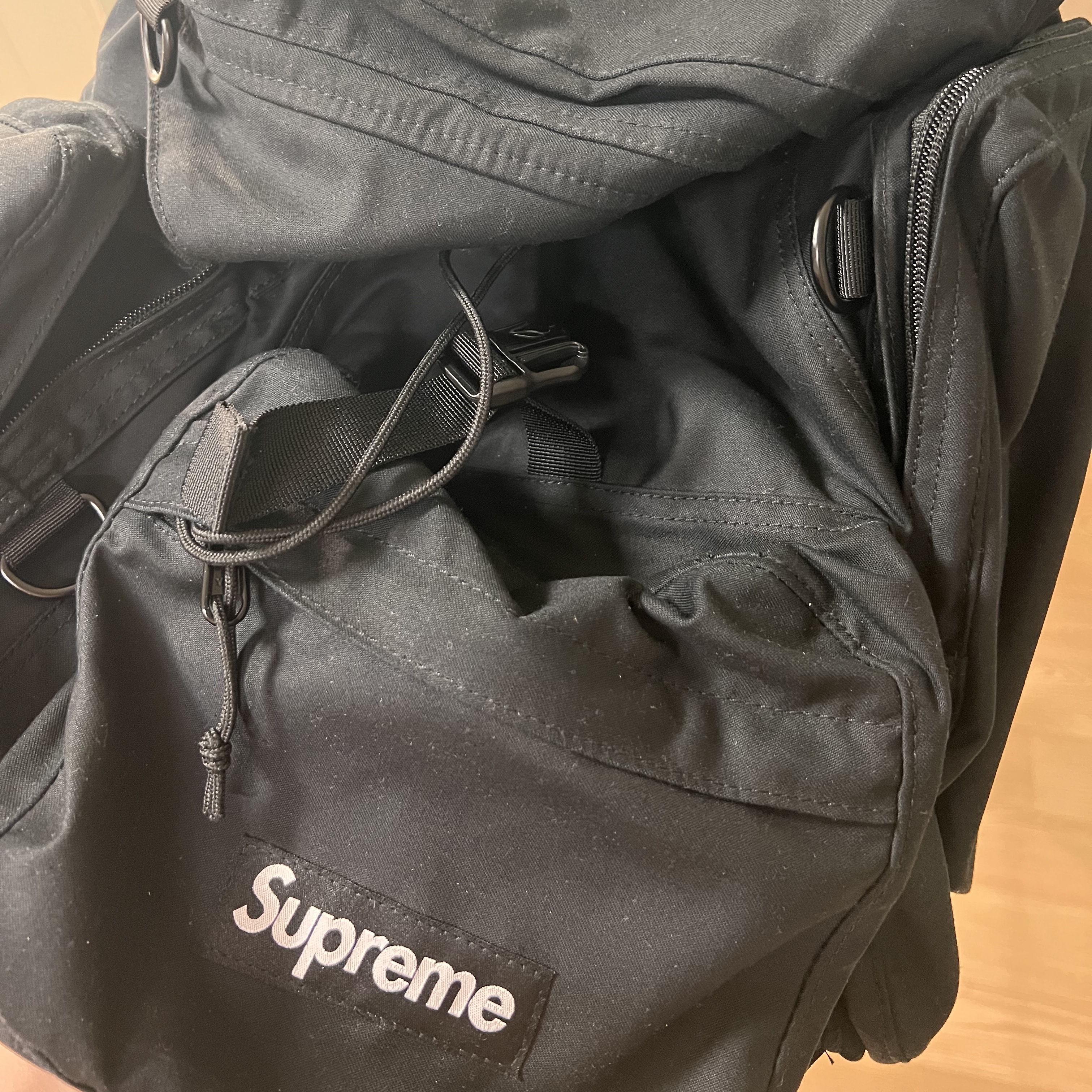 Supreme Field Backpack Black - 23SS 착용 스타일
