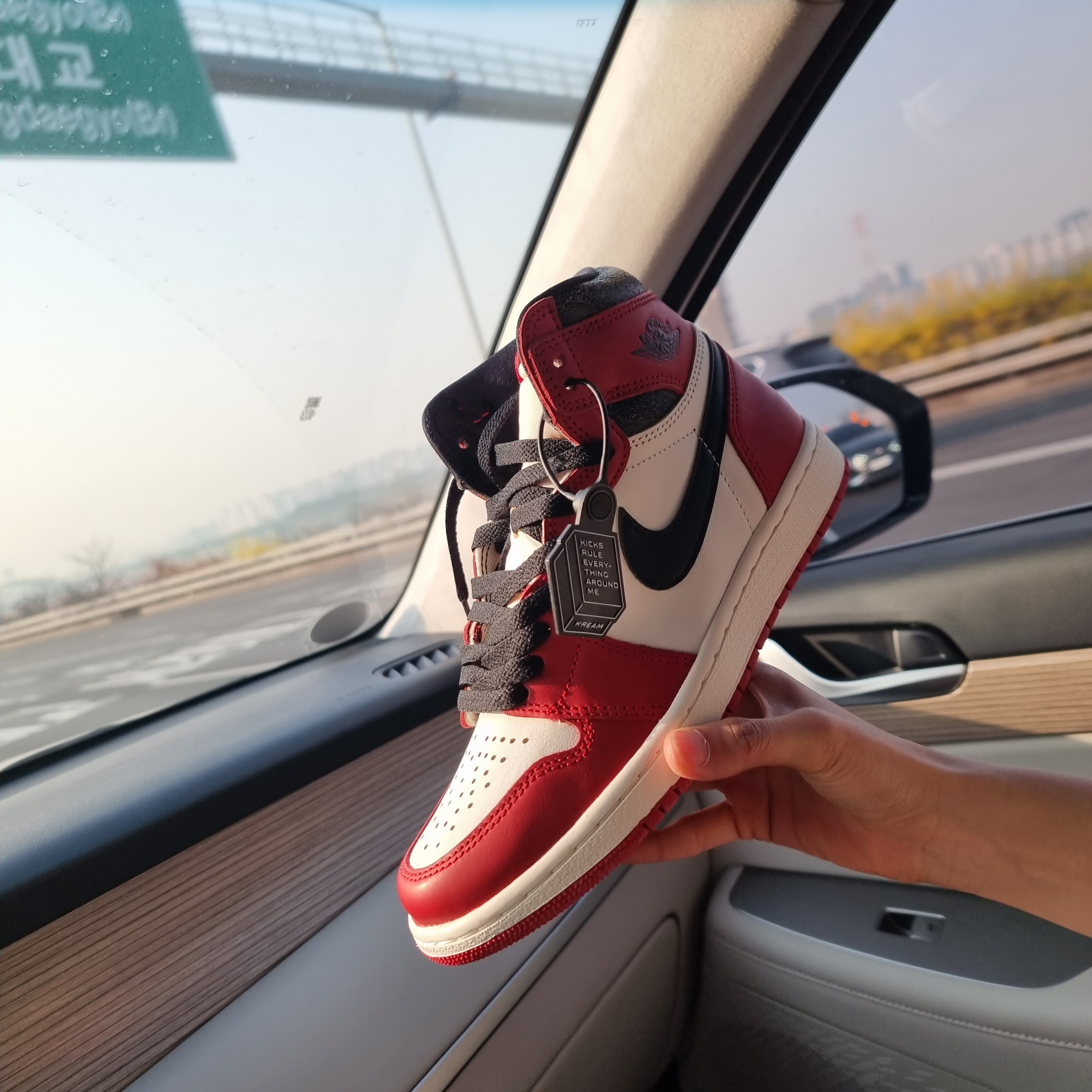 Jordan 1 Retro High OG Chicago 2022 착용 스타일 - 3