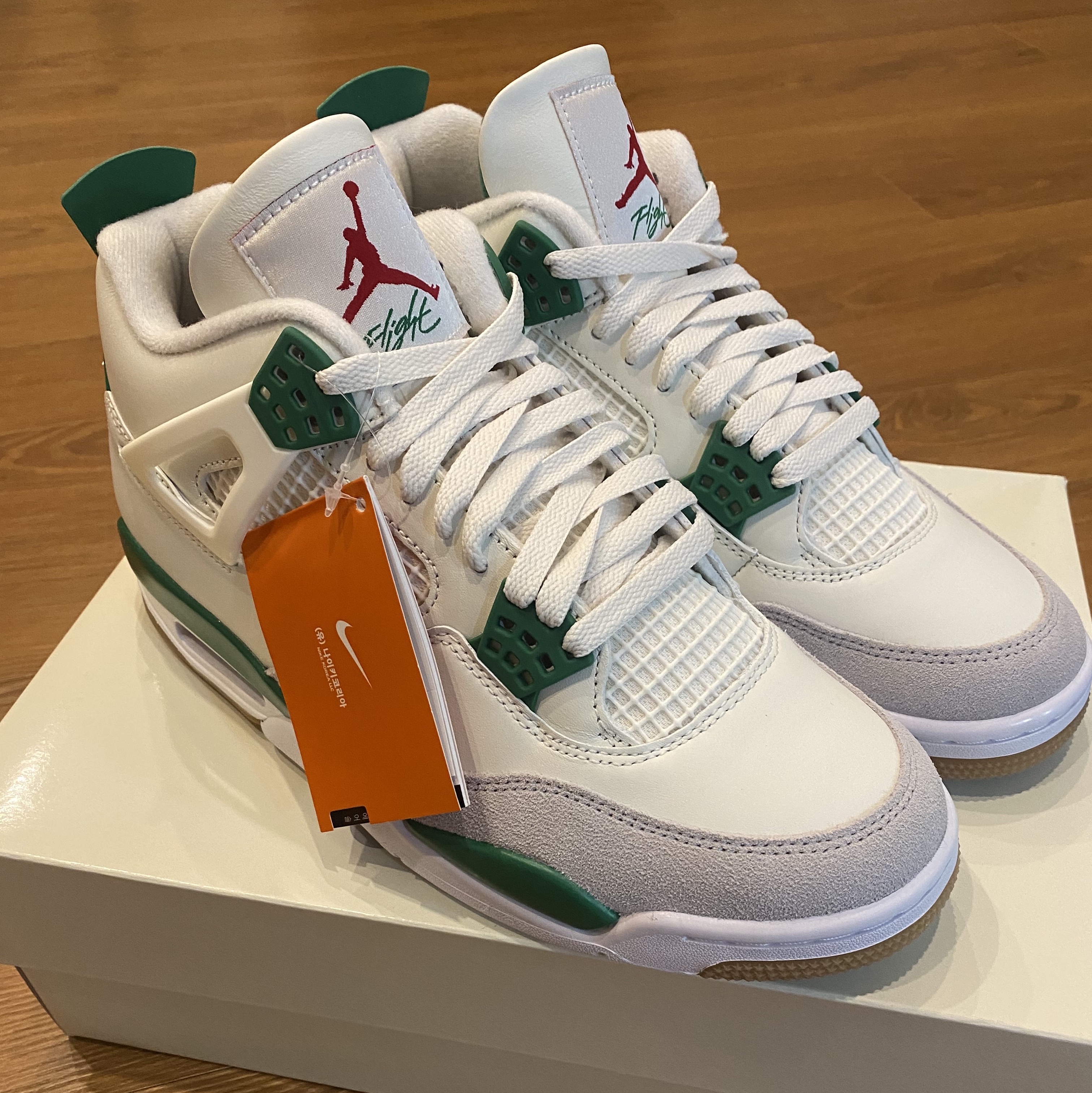 Jordan 4 x Nike SB Retro SP Pine Green 착용 스타일 - 2