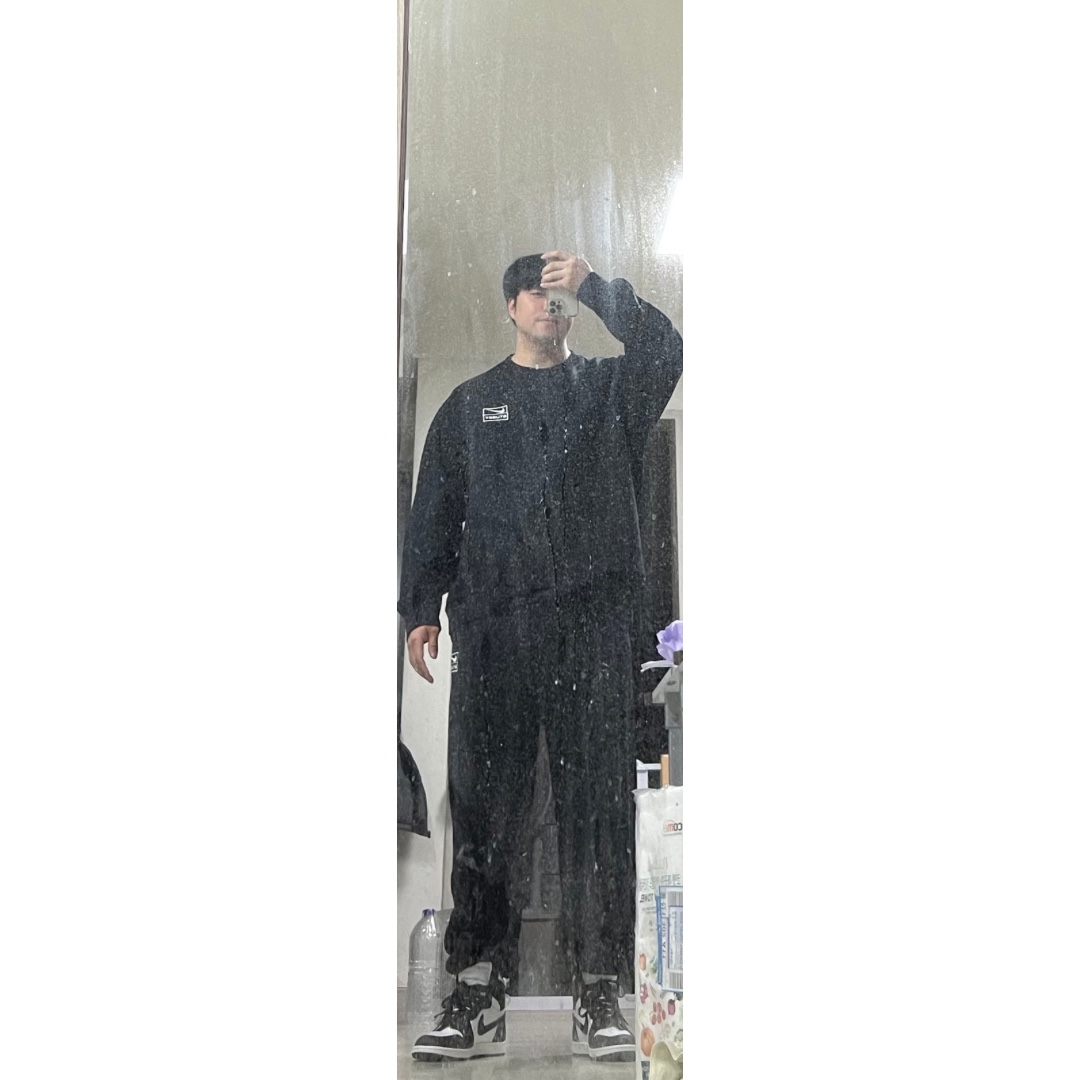 Nike x Stussy NRG Washed Fleece Crewneck Black (DO5310-010), Nike x Stussy NRG Washed Fleece Pants Black (DO5296-010) 착용 스타일