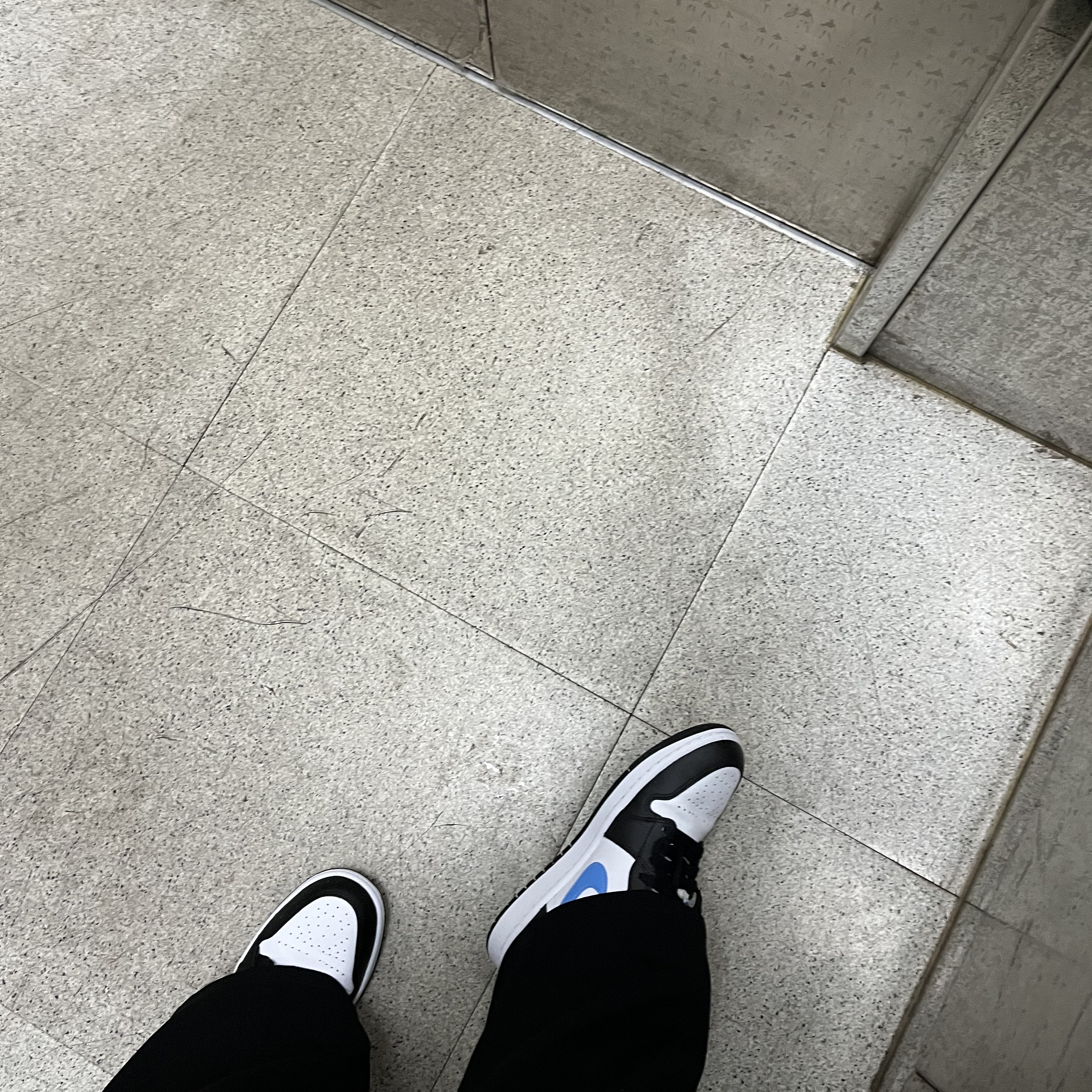 (W) Jordan 1 Low Black University Blue 착용 스타일