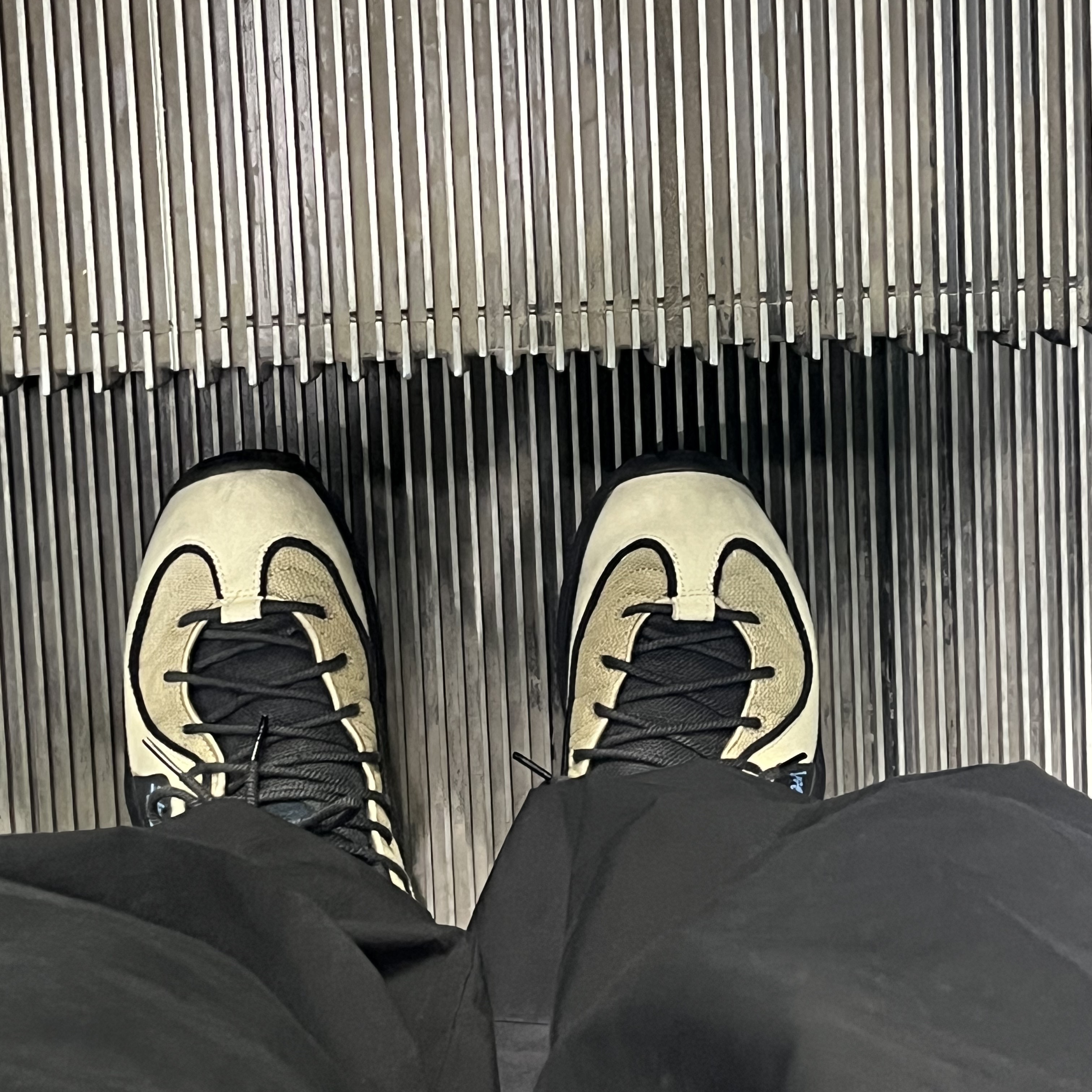 Nike x Stussy Air Penny II Rattan and Limestone 착용 스타일 - 2