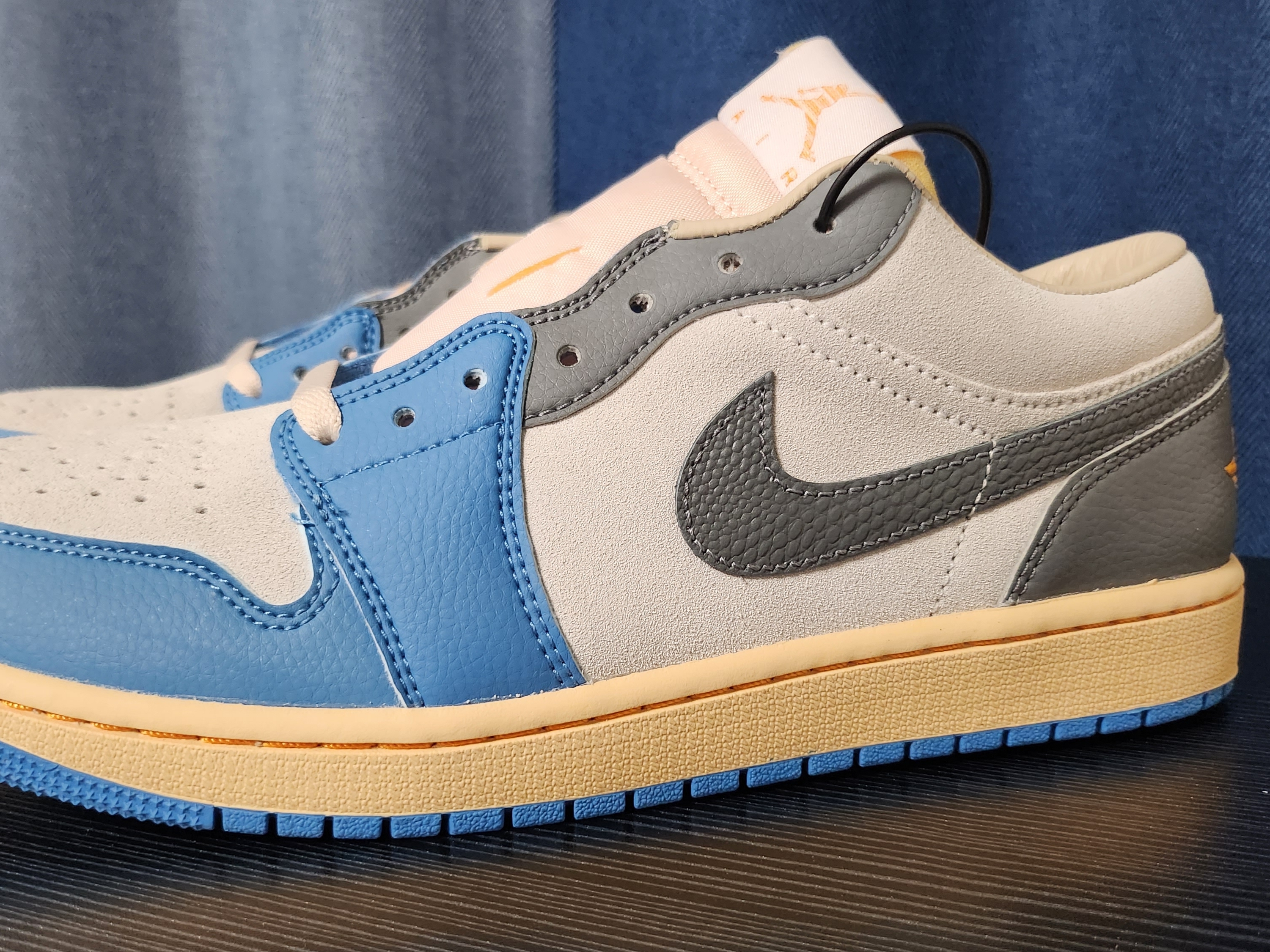 Jordan 1 Low SE Tokyo 96 착용 스타일 - 1