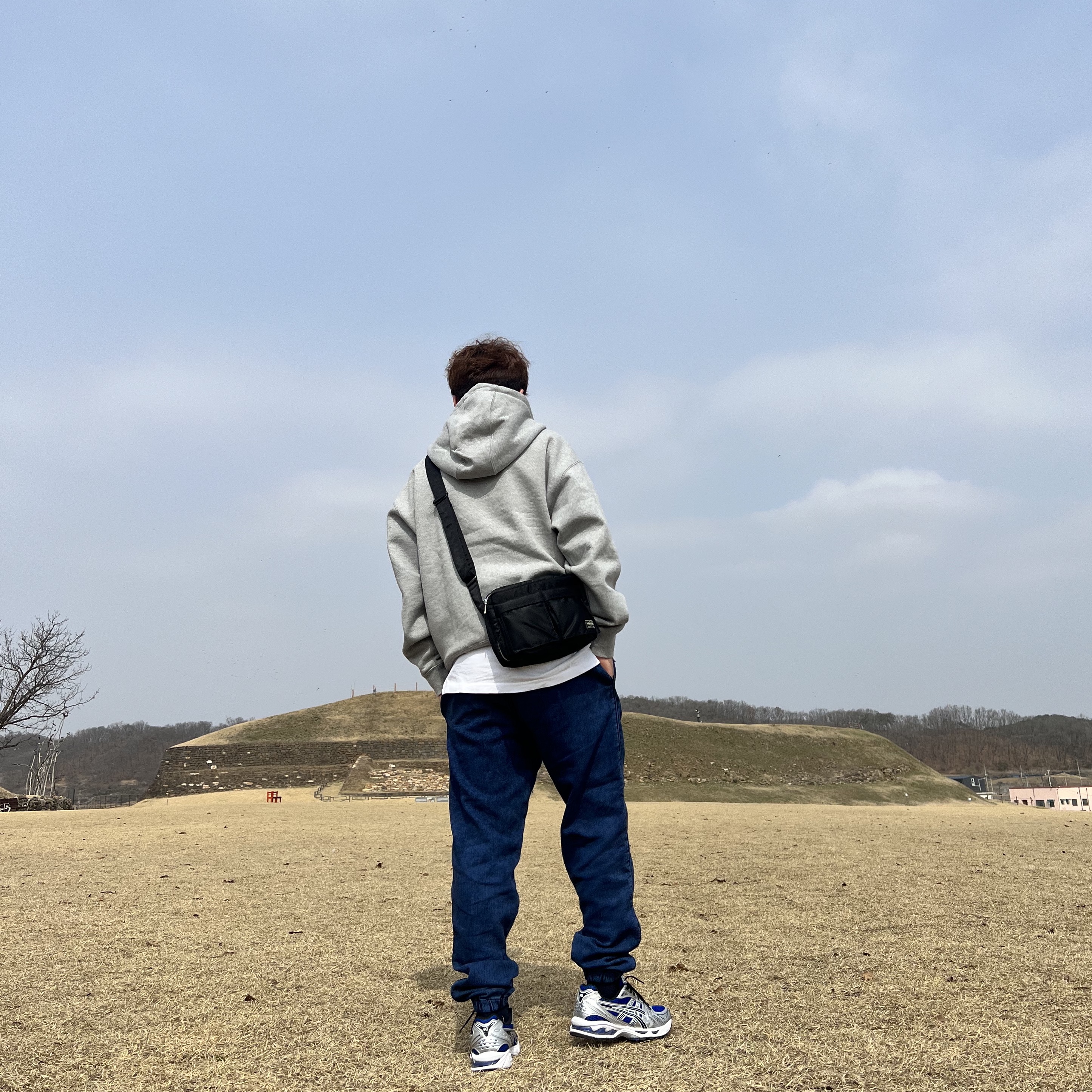 Asics Gel-Kayano 14 Monaco Blue Black, Nike NRG Solo Swoosh Fleece Hoodie Dark Grey Heather - Asia 착용 스타일 - 3