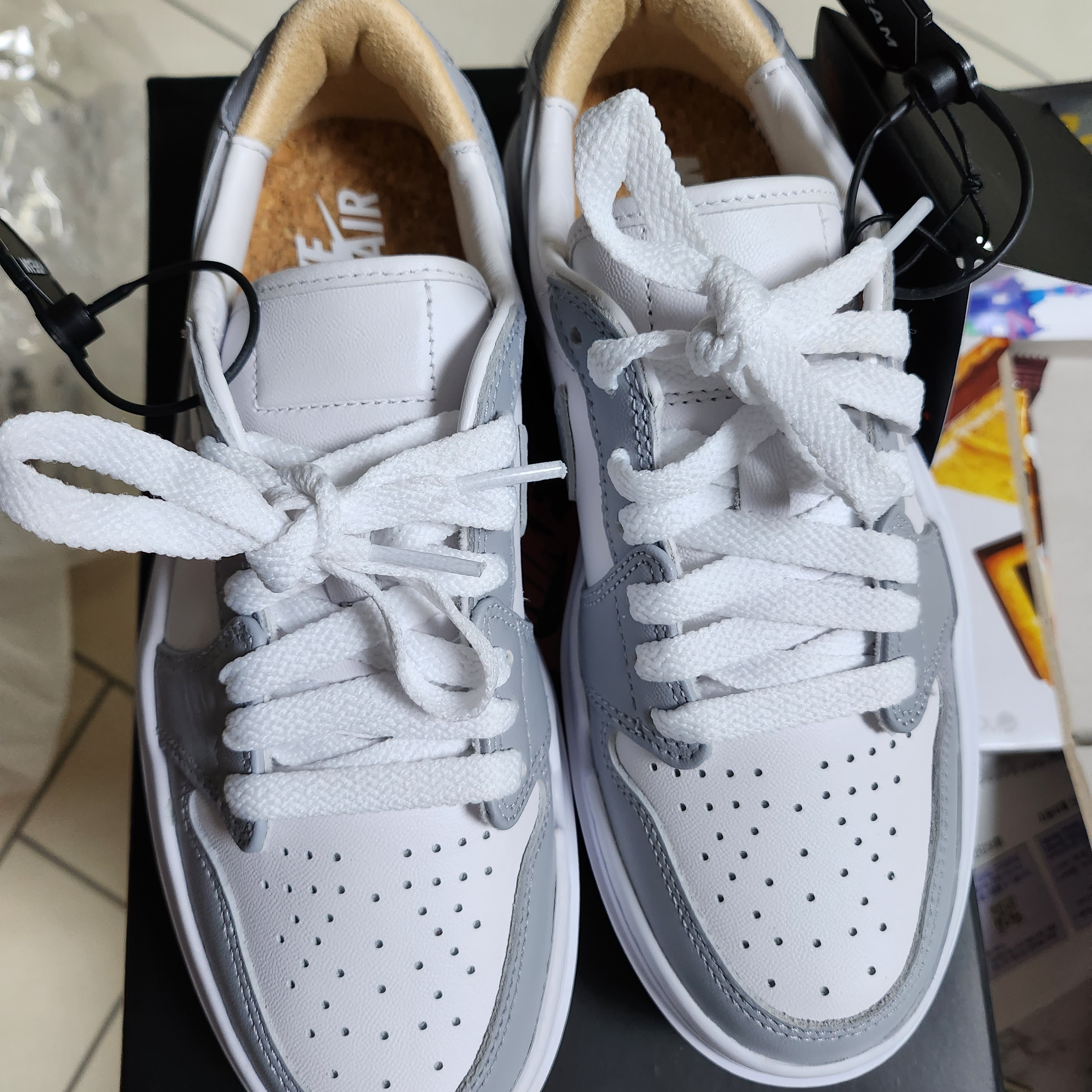 (W) Jordan 1 Elevate Low White and Wolf Grey 착용 스타일