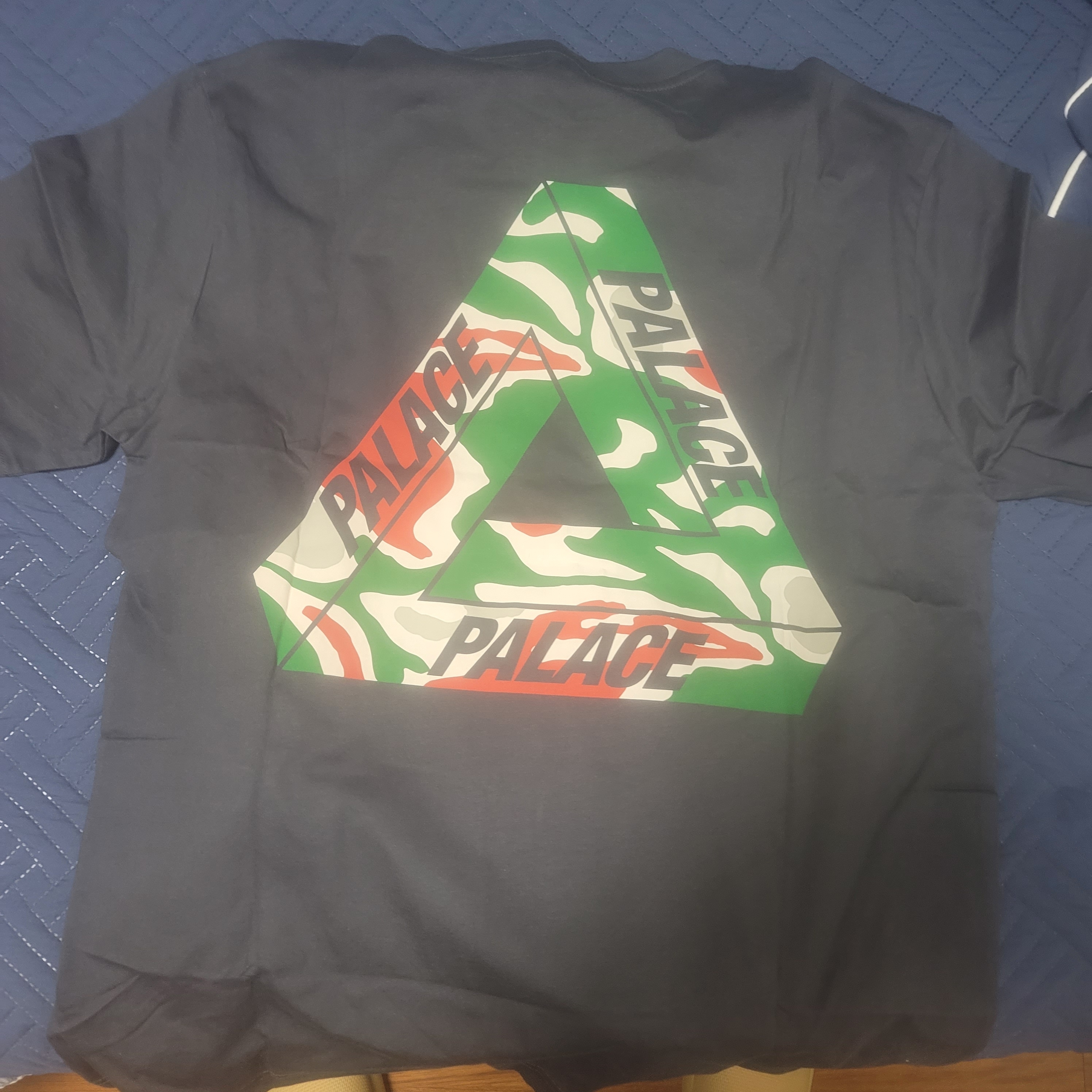 Palace Jungle Camo Tri-Ferg T-Shirt Navy - 23SS 착용 스타일