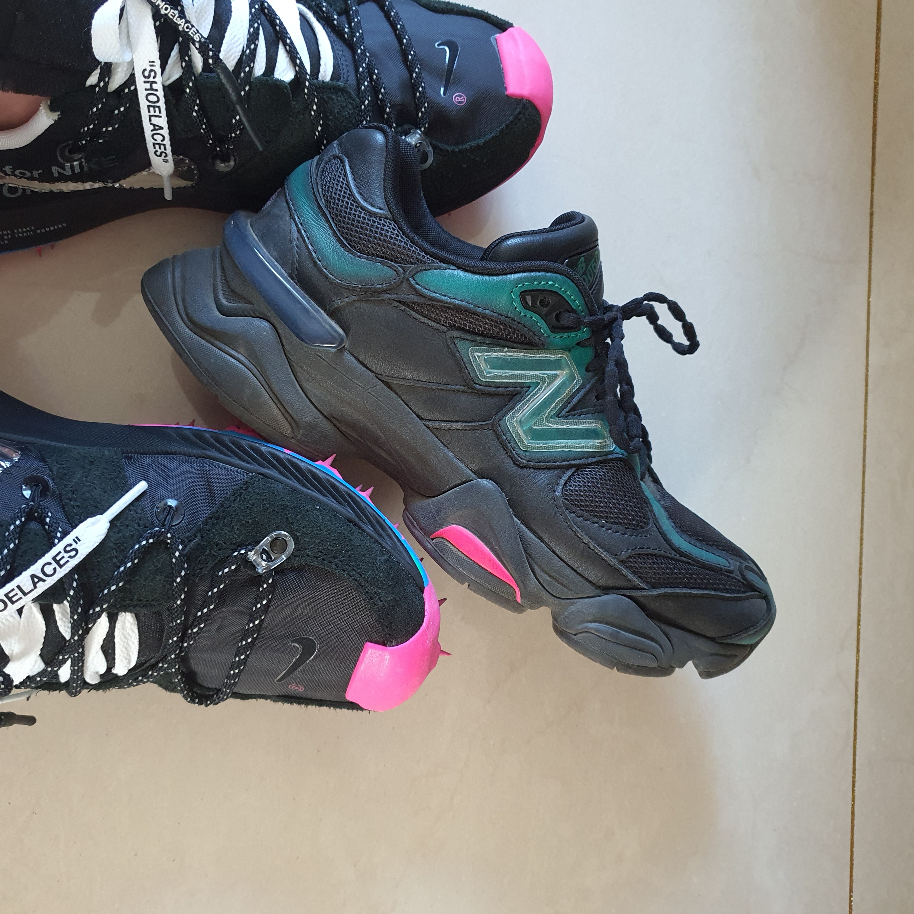 (W) Nike x Off-White Zoom Terra Kiger 5 Black, New Balance x Mowalola 9060 Burglarwear Teal 착용 스타일