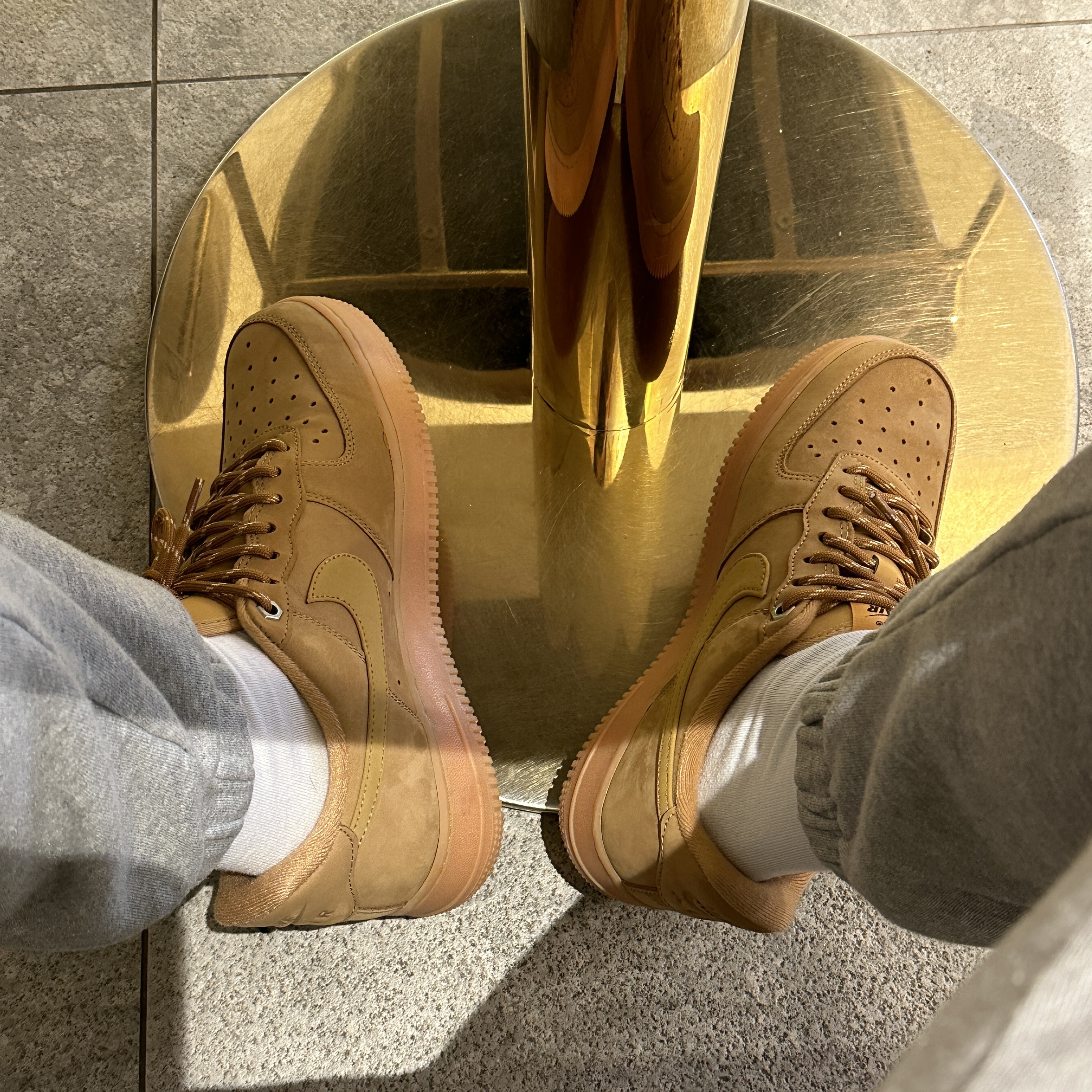 Nike Air Force 1 '07 WB Flax 착용 스타일 - 1
