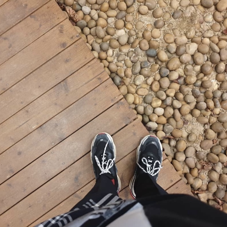 Balenciaga Triple S Trainer Black Red 2018 착용 스타일
